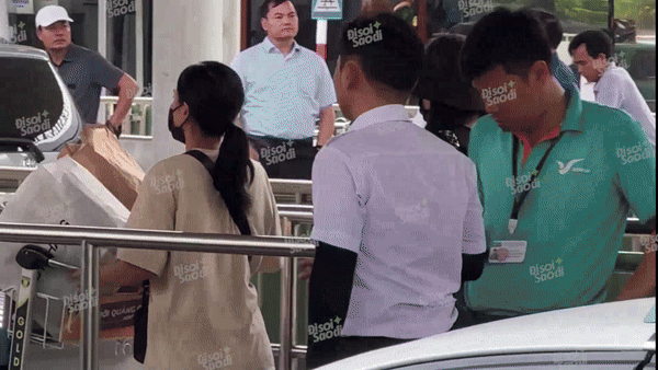 Phản ứng Hoàng Thùy Linh trước tin đồn có em bé?