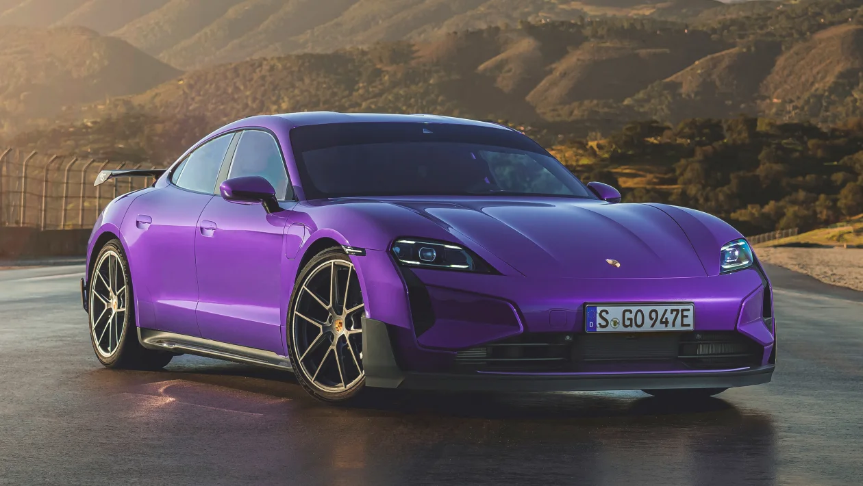 'Cơn lốc' Porsche Taycan Turbo GT của làng xe điện: 2,2 giây tăng tốc từ 0-100 km/h