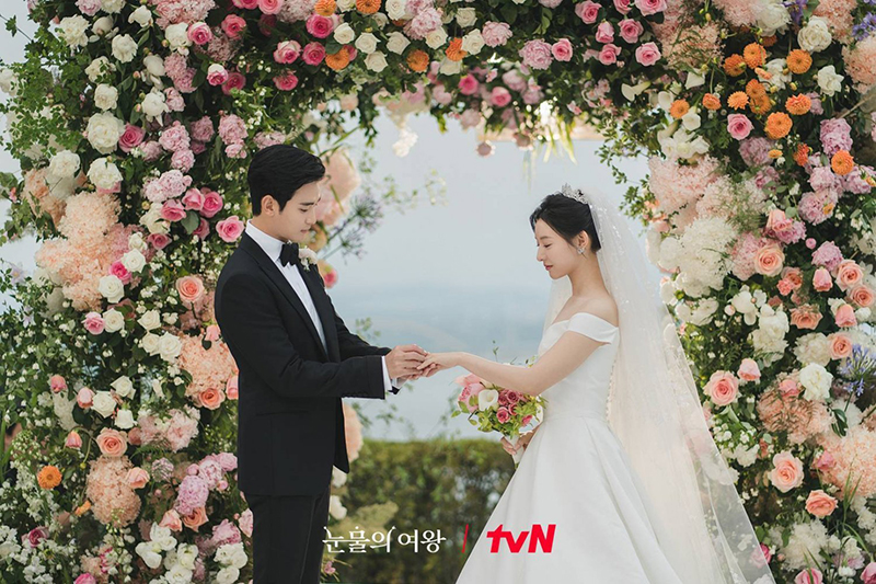 Bí mật đằng sau vẻ đẹp sang chảnh của "ái nữ tài phiệt" Kim Ji Won.