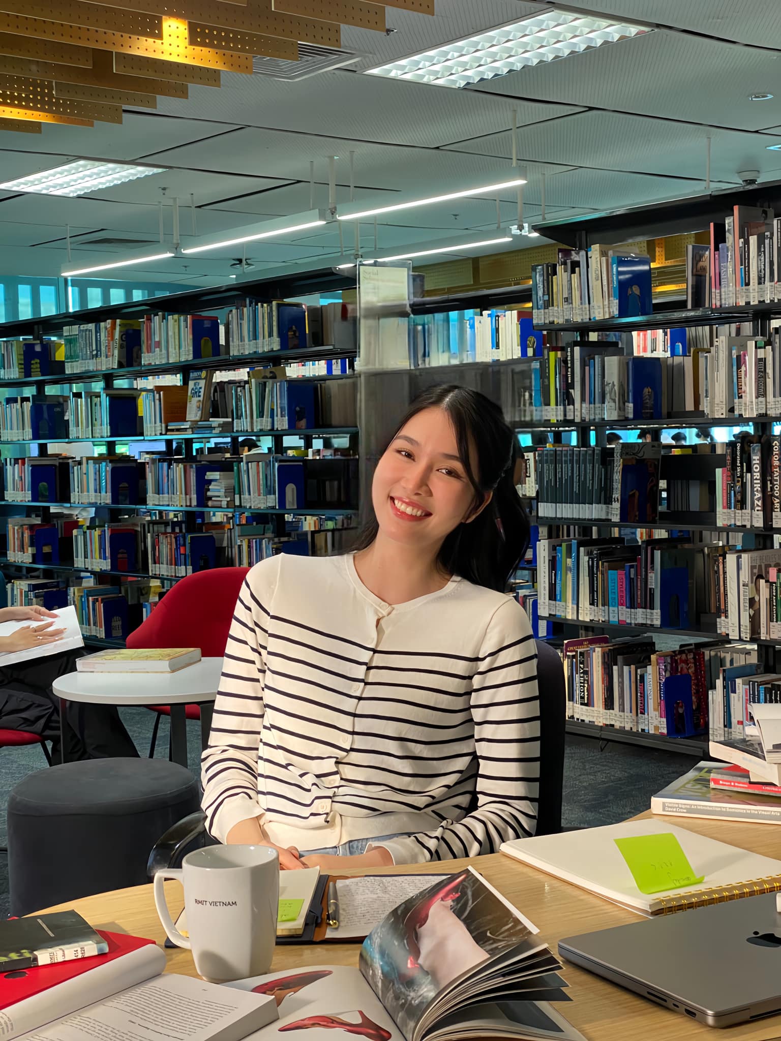 Á hậu Phương Anh tốt nghiệp