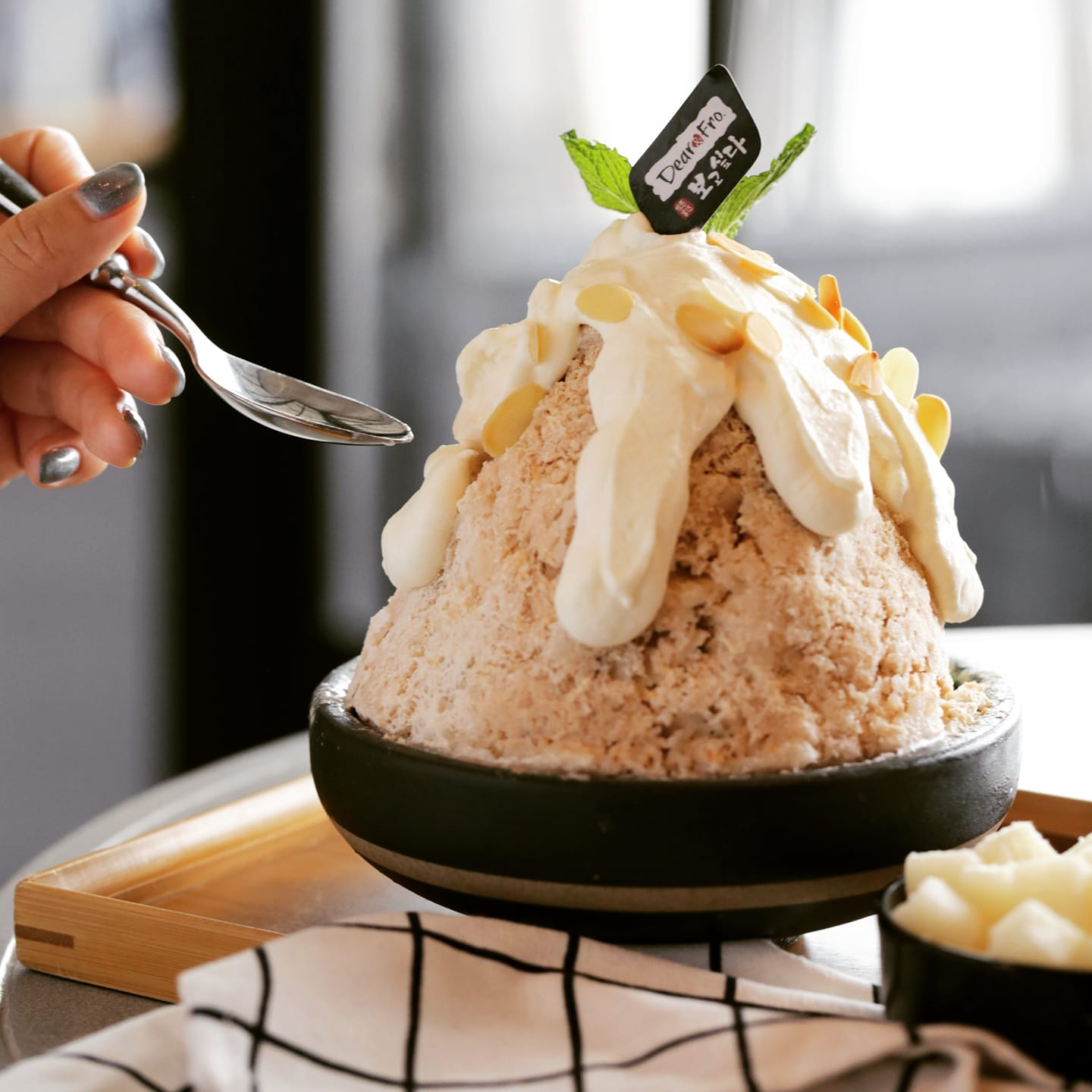 'Cơn sốt' bingsu quay trở lại khi TP.HCM nắng váng đầu