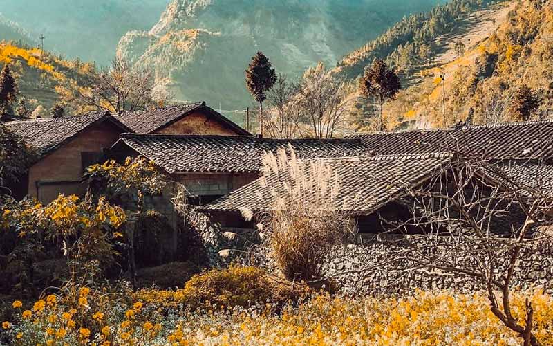 Làng văn hóa du lịch Lũng Cẩm
