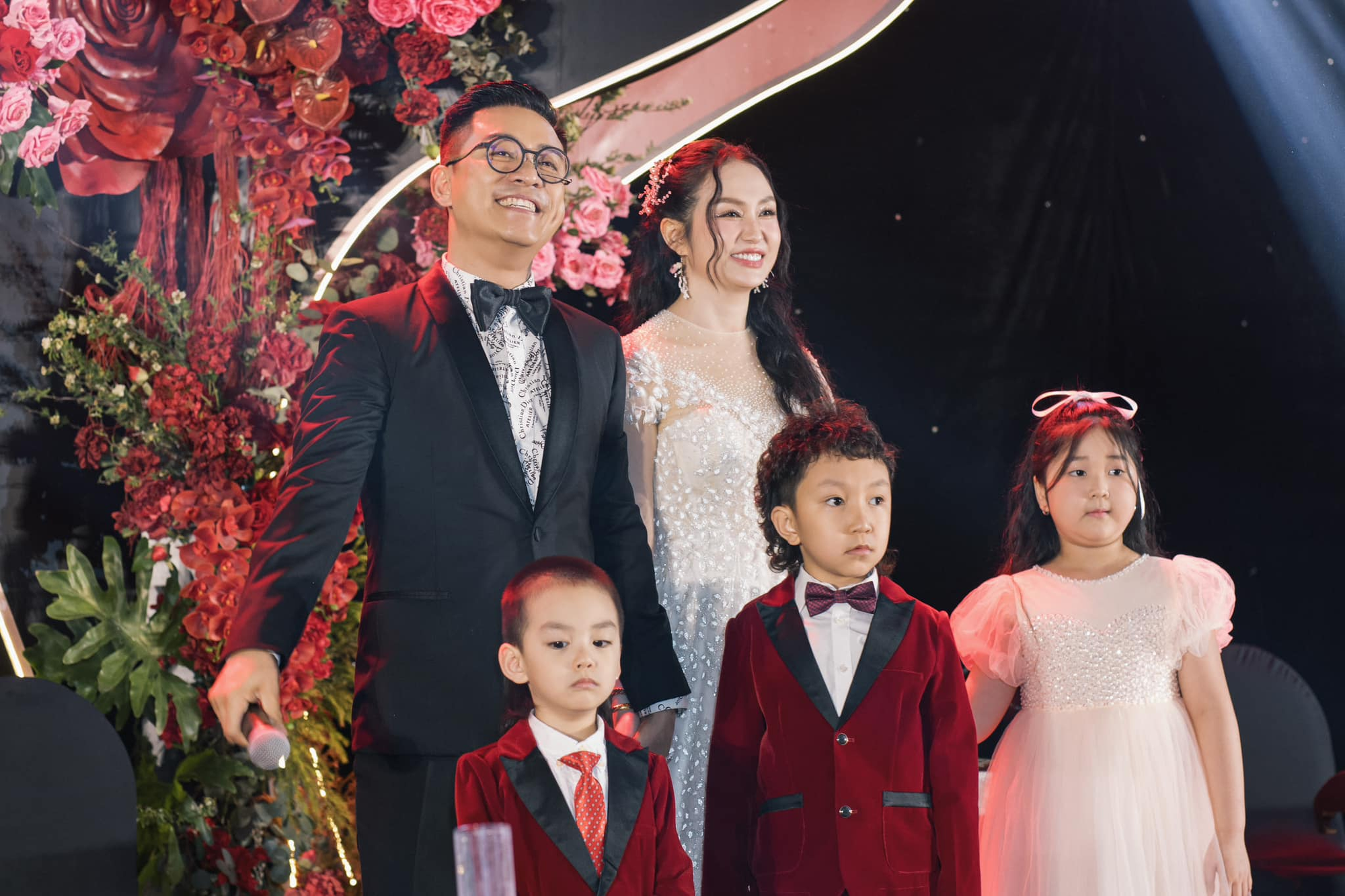 Tài sản vợ chồng Tuấn Hưng
