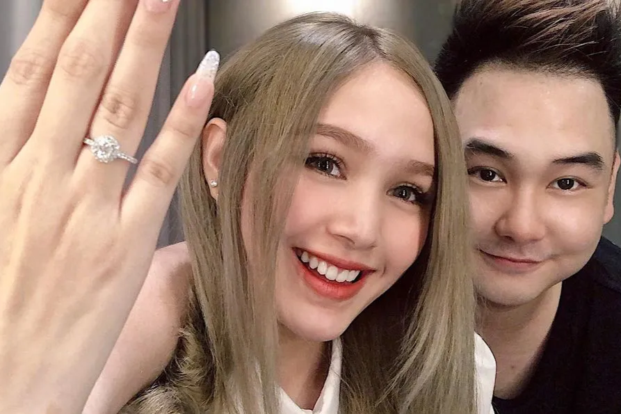 Xoài Non khoe ảnh đi biển, diện bikini đốt mắt netizen