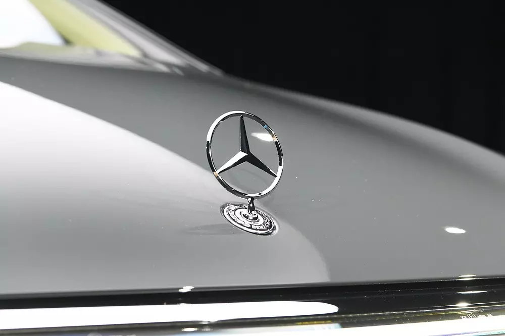 Ra mắt Mercedes-Benz EQS 2025 với thiết kế giống xe xăng hơn, phạm vi di chuyển tăng 82 km