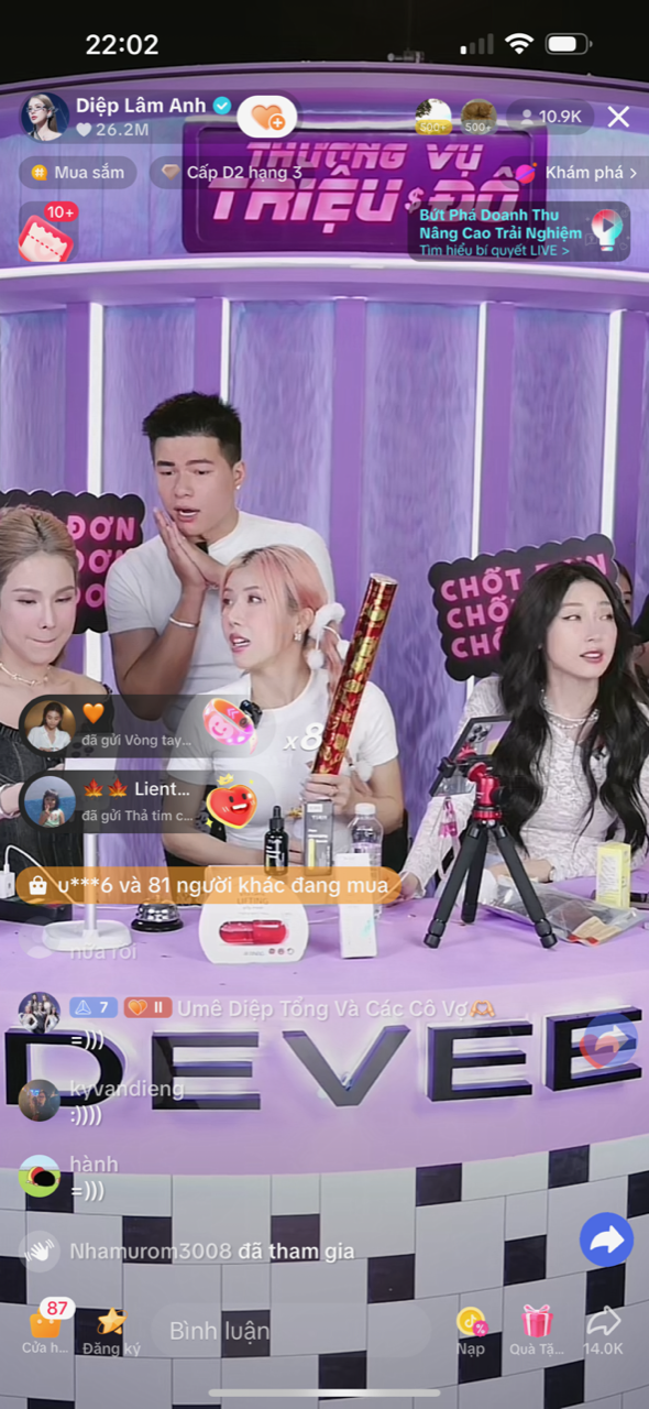 Phiên livestream Diệp Lâm Anh