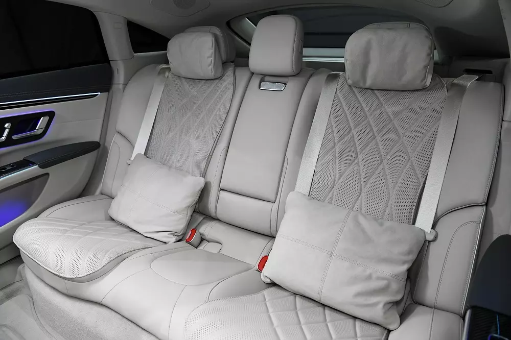 Ra mắt Mercedes-Benz EQS 2025 với thiết kế giống xe xăng hơn, phạm vi di chuyển tăng 82 km