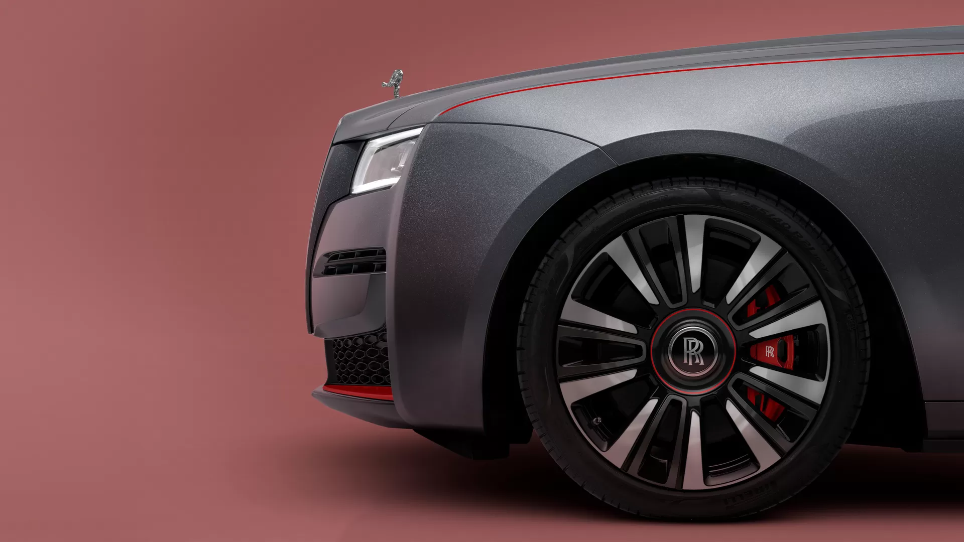 Chiêm ngưỡng “xế hộp” Rolls-Royce Ghost Prism phiên bản giới hạn