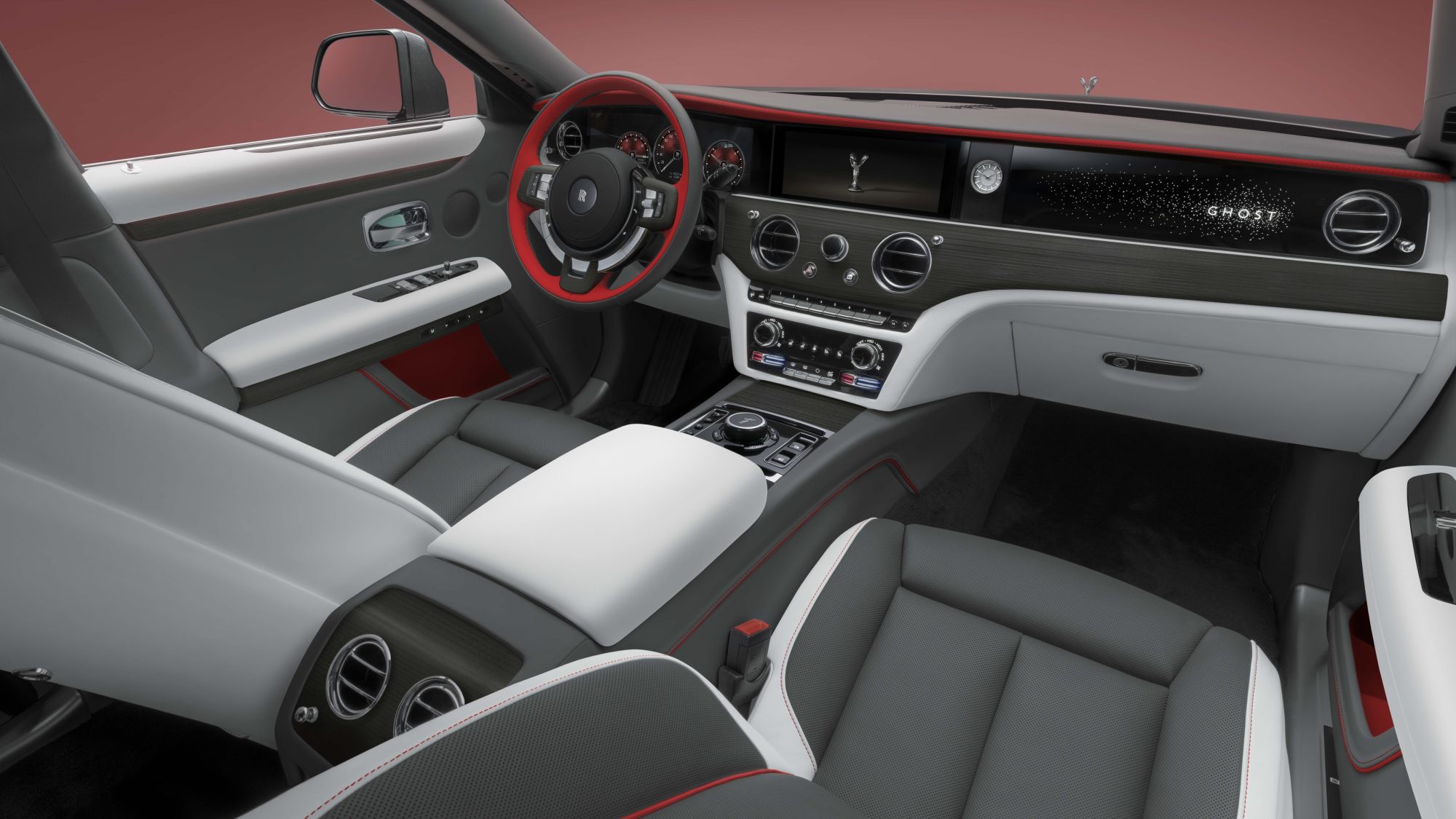 Chiêm ngưỡng “xế hộp” Ghost Prism phiên bản kỷ niệm 120 năm thành lập Rolls-Royce