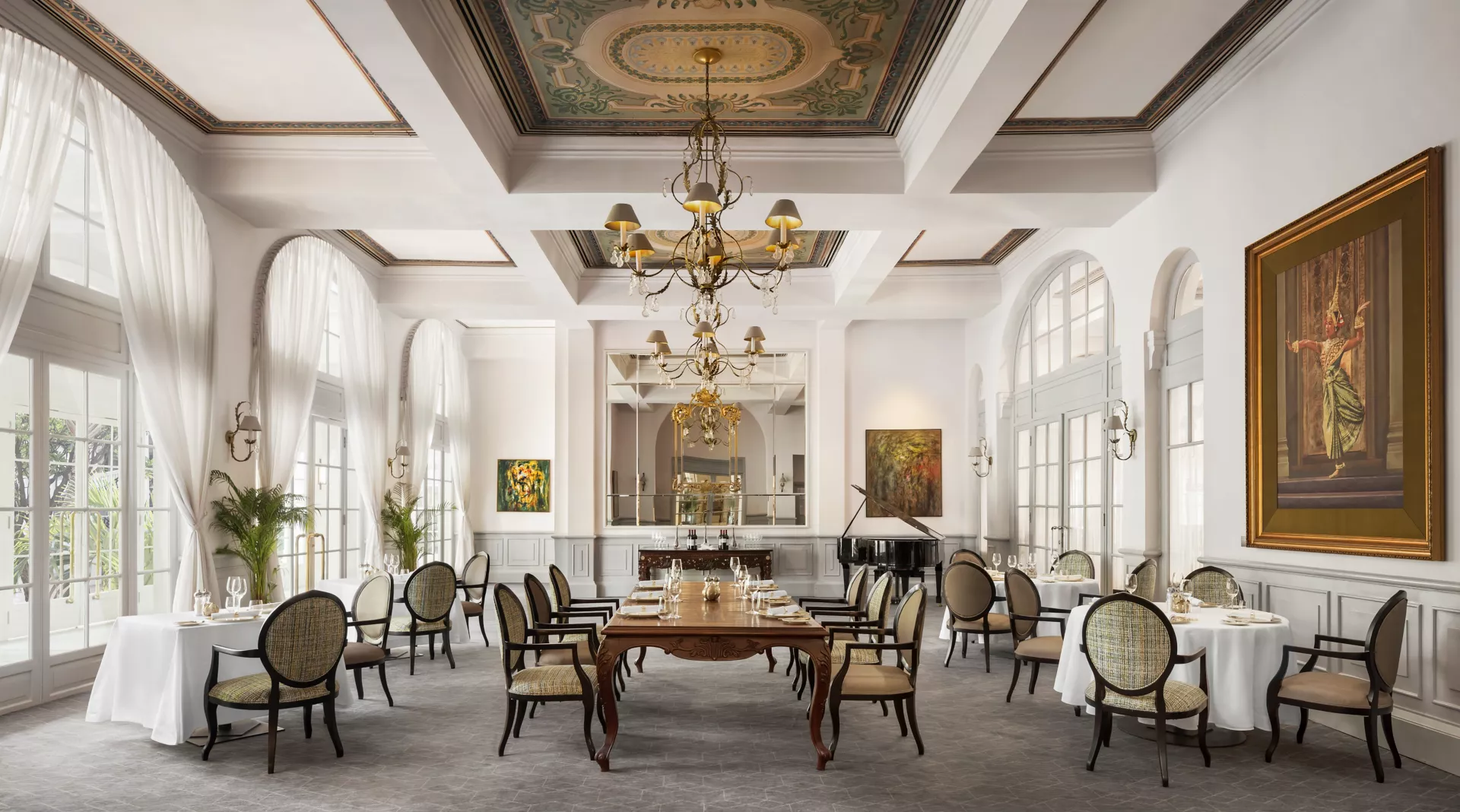 Đẳng cấp khách sạn thành phố tốt nhất thế giới: Raffles Hotel Le Royal Phnom Penh