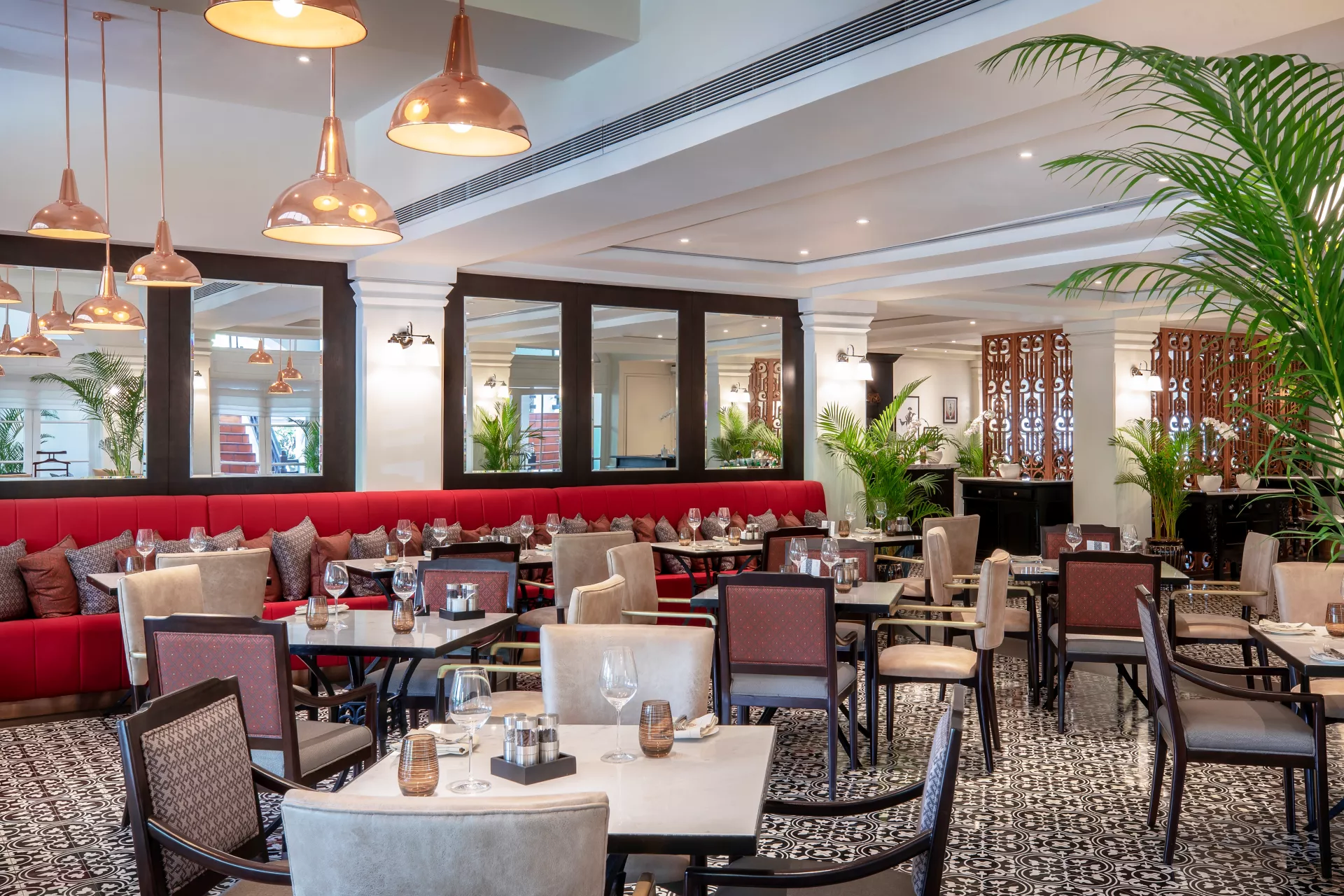 Đẳng cấp khách sạn thành phố tốt nhất thế giới: Raffles Hotel Le Royal Phnom Penh