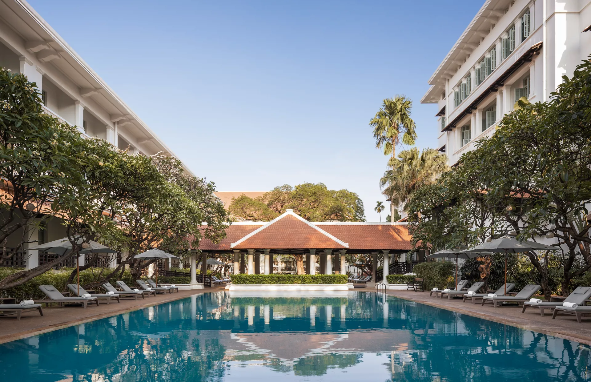 Đẳng cấp khách sạn thành phố tốt nhất thế giới: Raffles Hotel Le Royal Phnom Penh