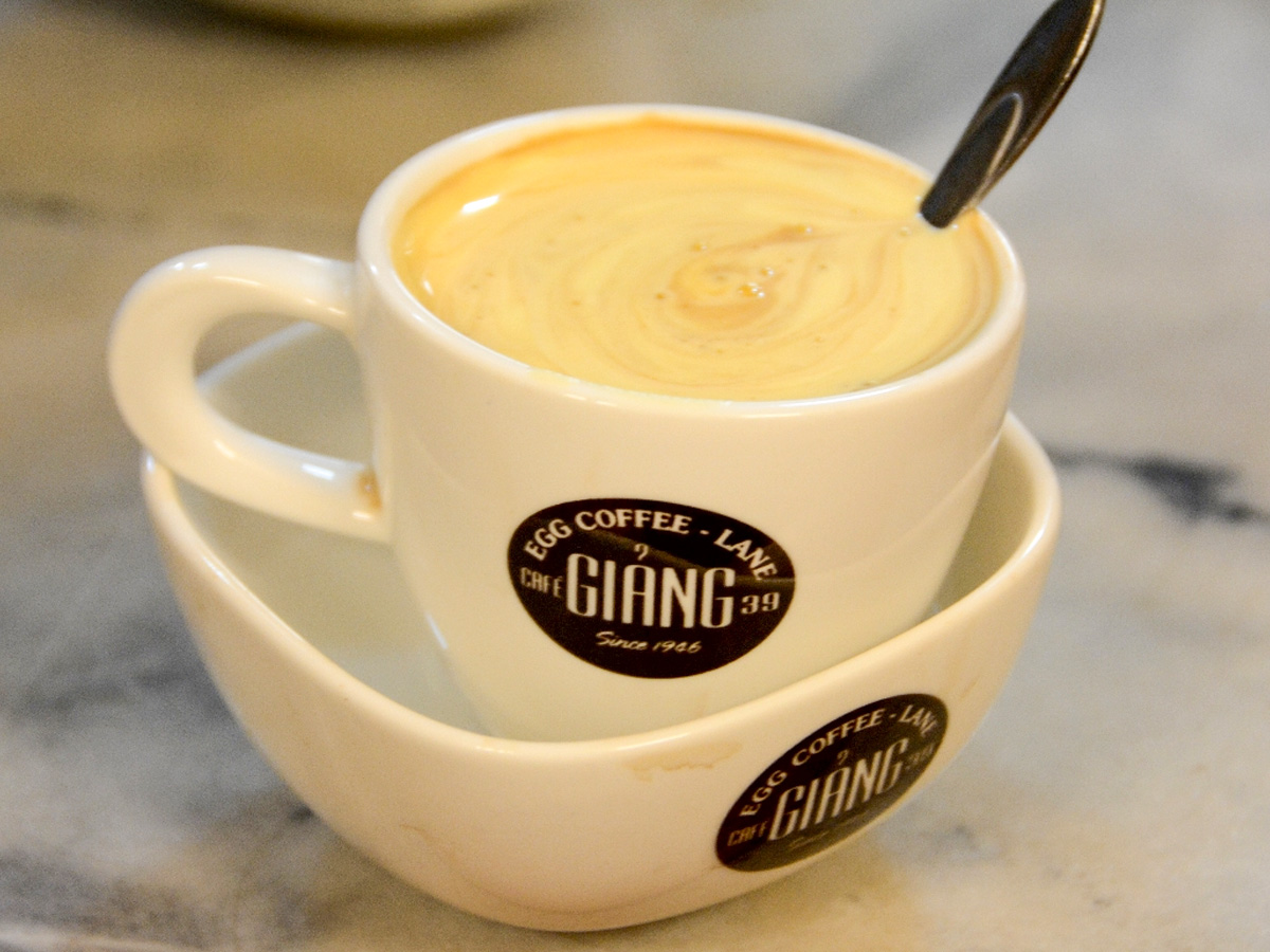 Michelin Guide gọi cà phê sữa đá là “viên ngọc”