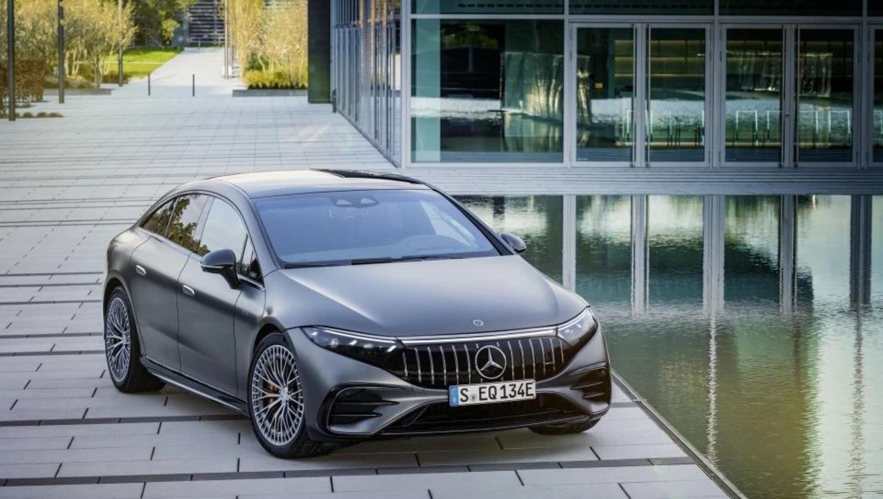 Giới tài phiệt Queen of Tears chỉ dùng xe sang từ Mercedes-Benz