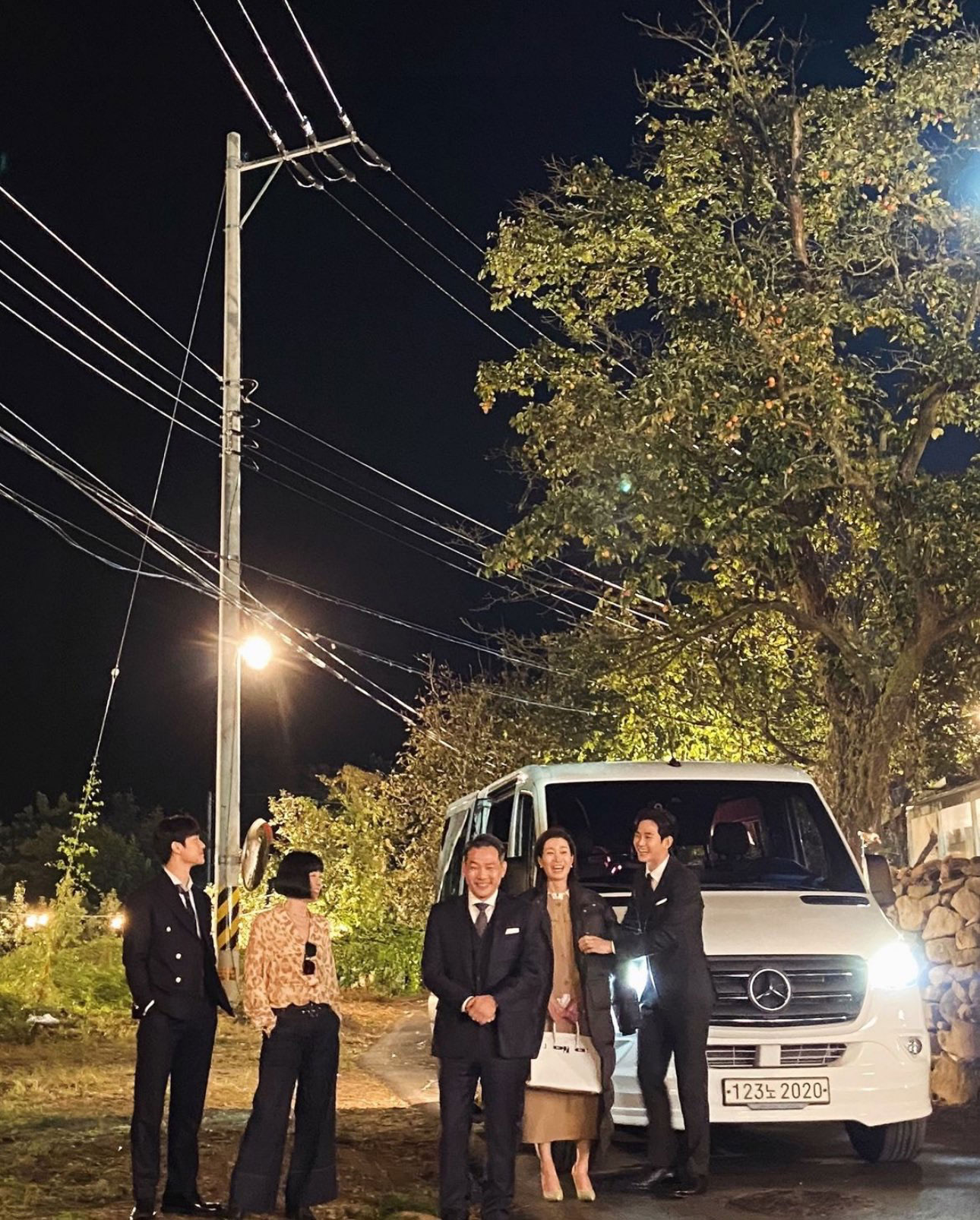 Giới tài phiệt Queen of Tears chỉ dùng xe sang từ Mercedes-Benz