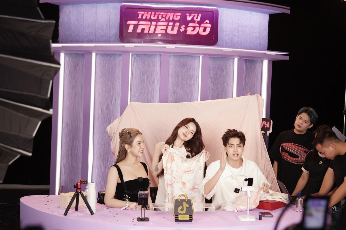 Diệp Lâm Anh cán mốc gần 36 tỷ trong phiên live “Thương vụ triệu đô”