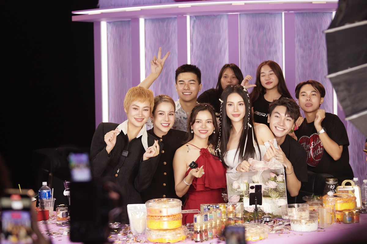 Diệp Lâm Anh cán mốc gần 36 tỷ trong phiên live “Thương vụ triệu đô”