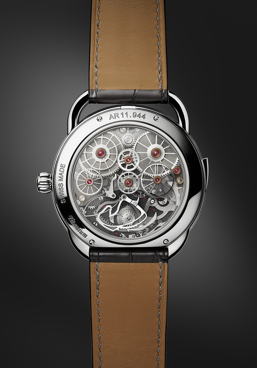 Hermès Arceau Duc Attelé: Đột phá thời đại