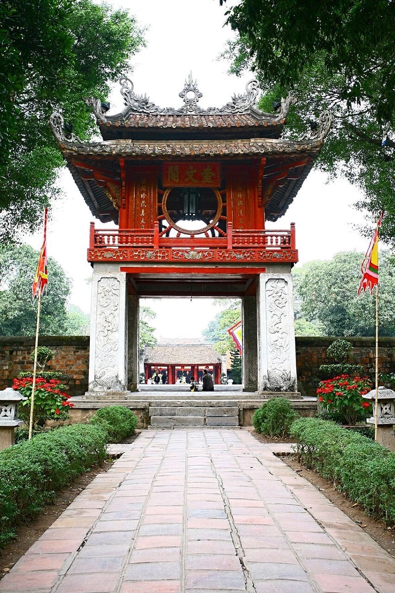 Hình in trên tiền Việt Nam
