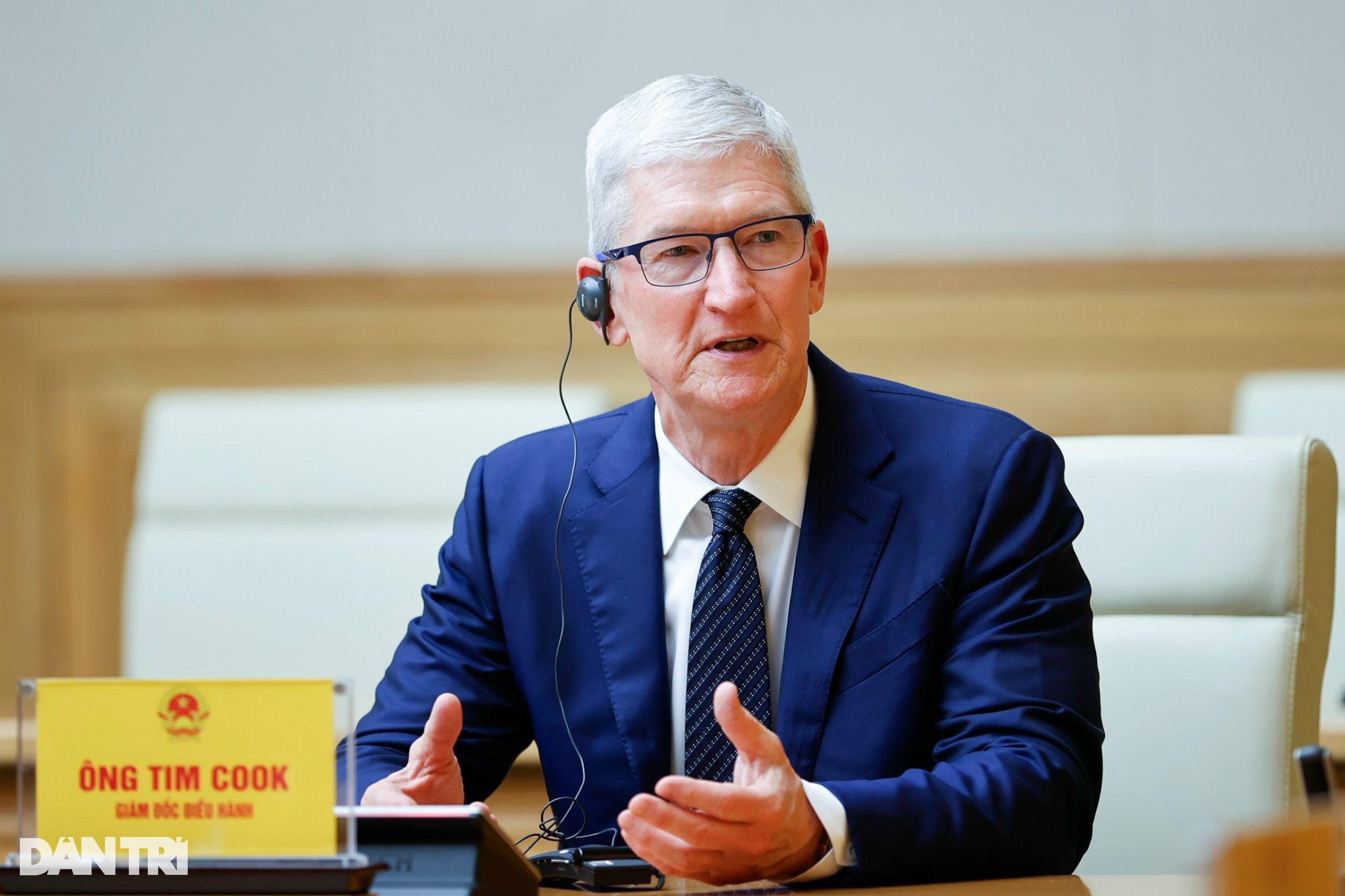 Tim Cook rời Việt Nam