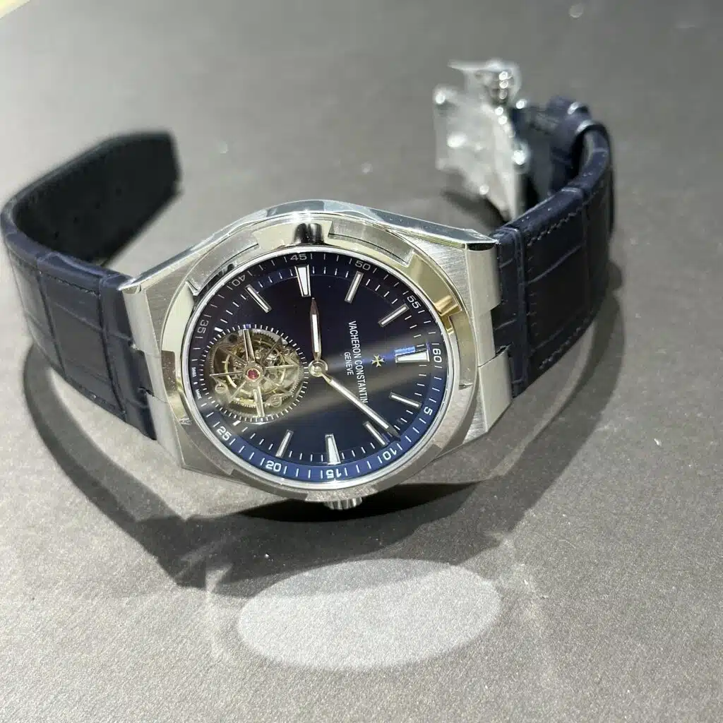 Vacheron Constantin Overseas Tourbillon: Tinh hoa truyền thống hội ngộ kỹ thuật hiện đại