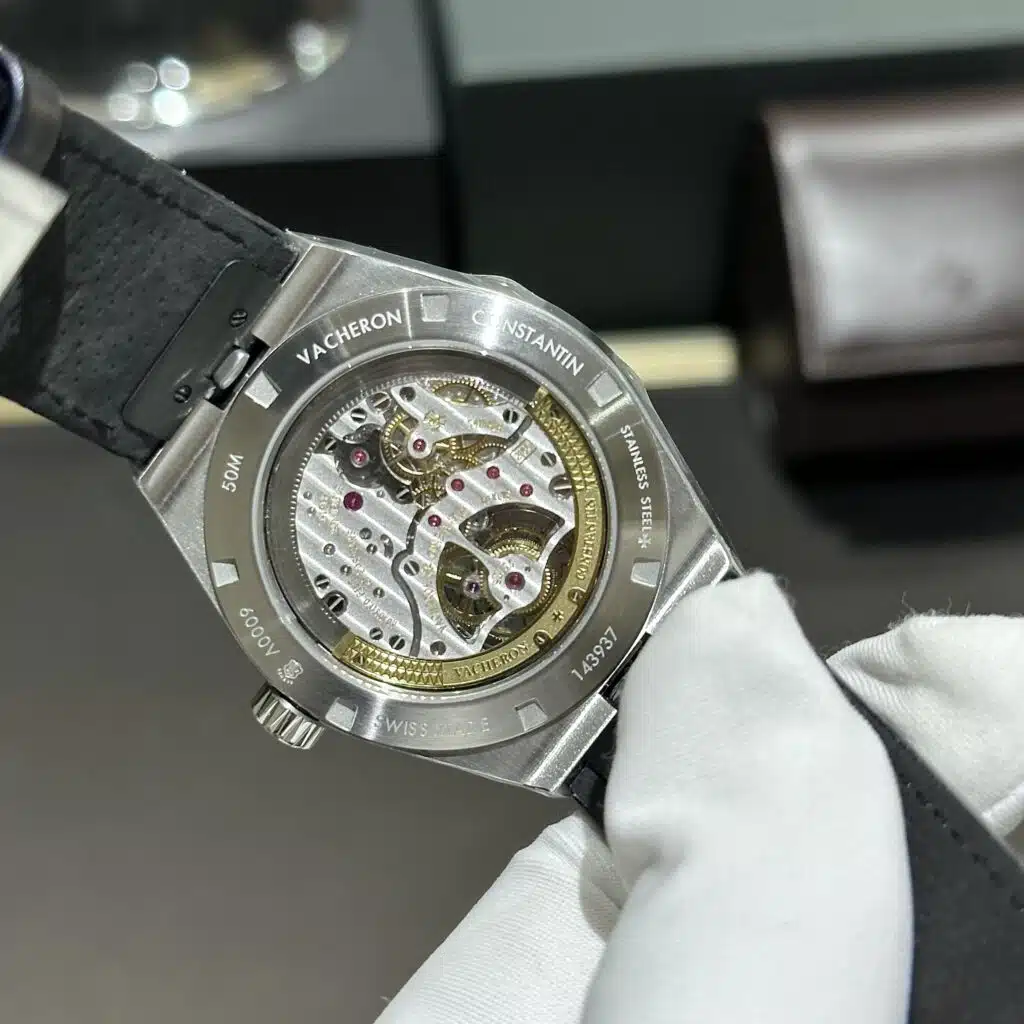 Vacheron Constantin Overseas Tourbillon: Tinh hoa truyền thống hội ngộ kỹ thuật hiện đại
