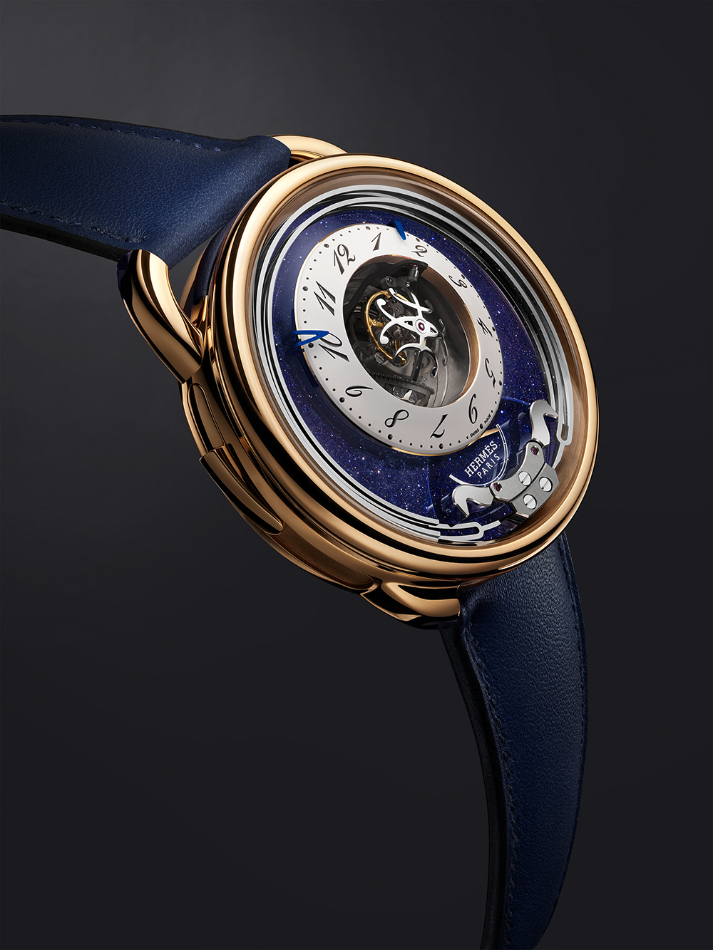 Tinh hoa nghệ thuật trong chế tác đồng hồ Hermès Arceau Duc Attelé