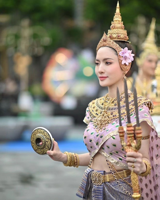 7 nữ thần Songkran 2024 “bất phân thắng bại”