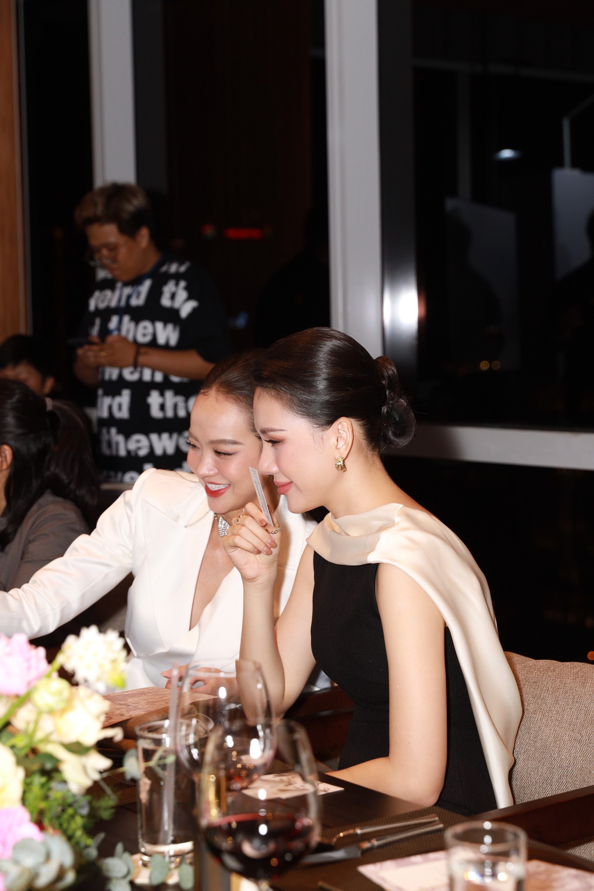 Cùng Châu Bùi, Anh Tú khám phá dạ tiệc hương từ thương hiệu Memo Paris
