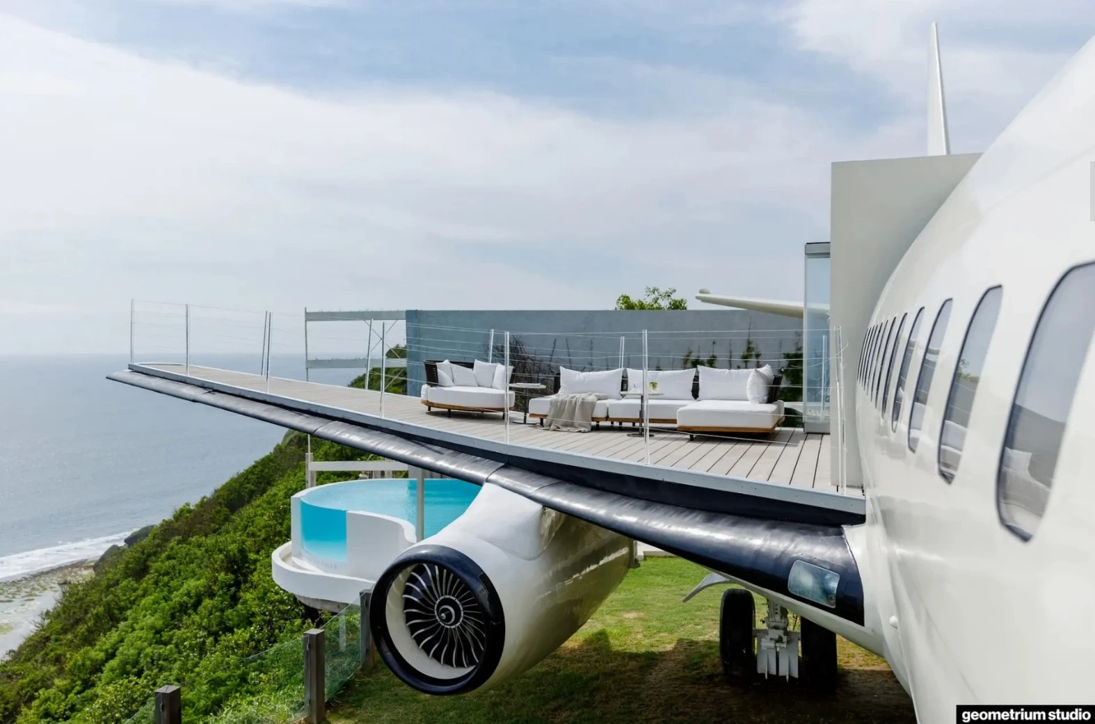 Biệt thự Máy Bay 737 giữa đảo Bali được cải tạo đẹp nhất
