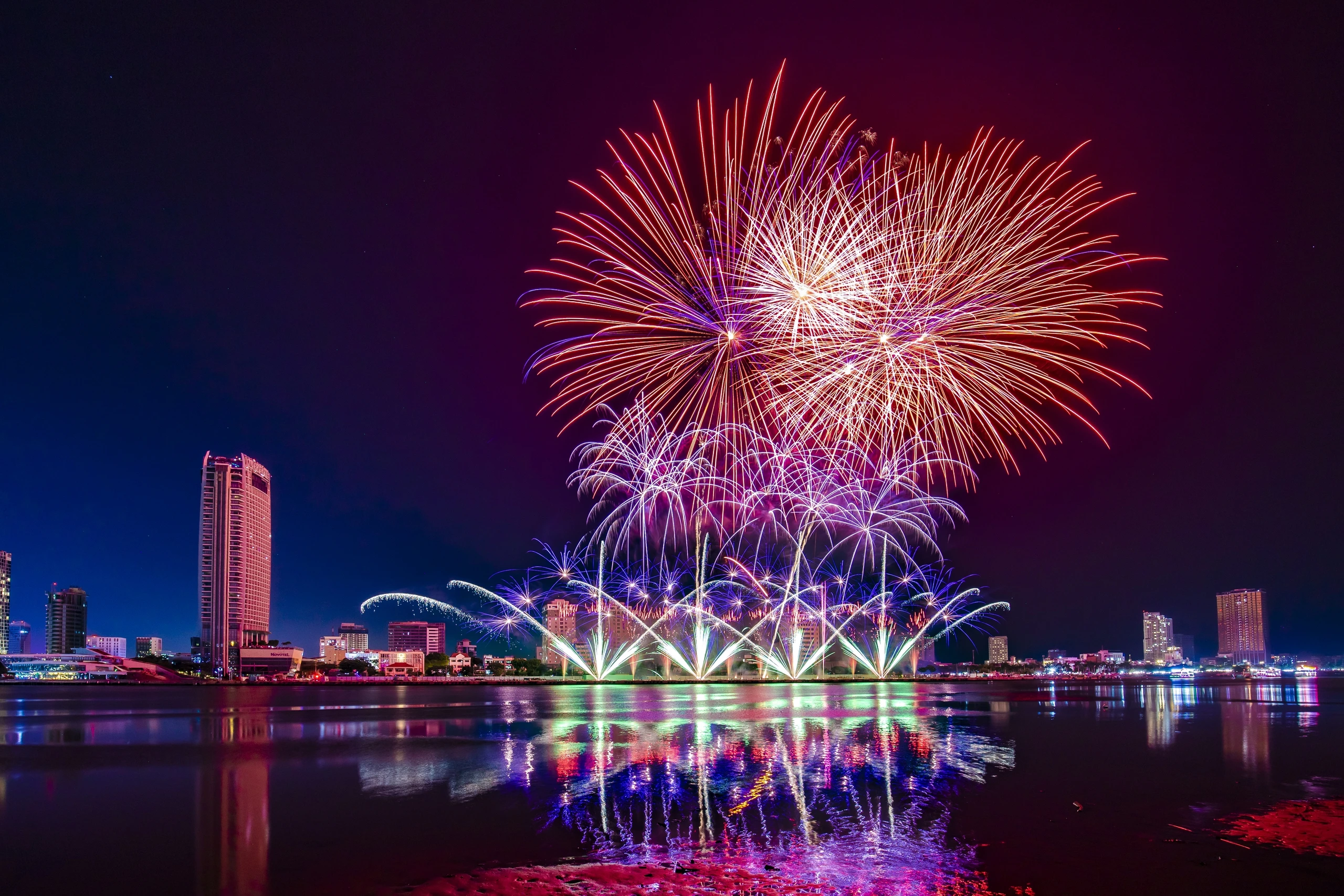 Lễ hội pháo hoa DIFF 2024
