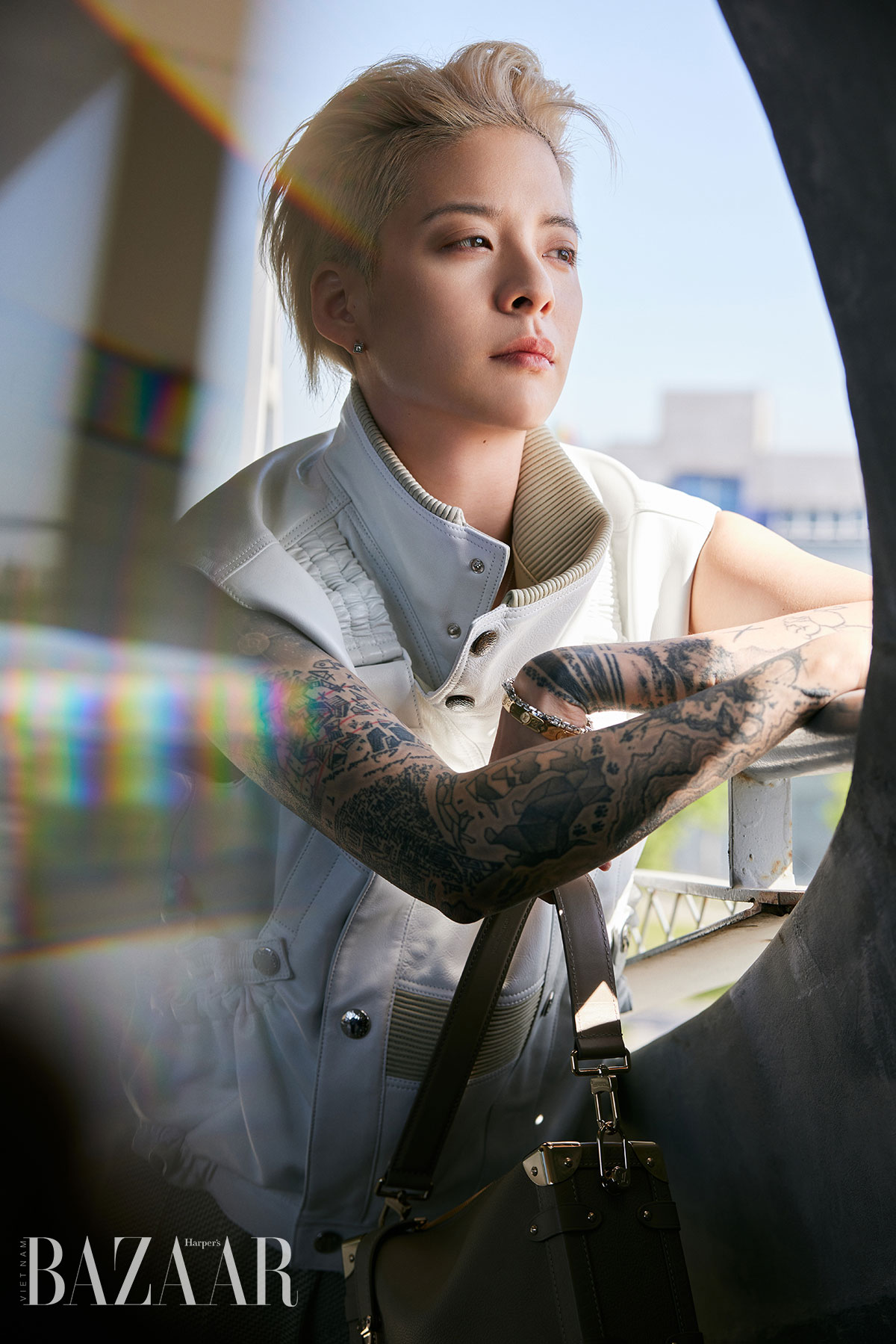 Lưu Diệc Phi, Châu Đông Vũ tham dự show Louis Vuitton ở Thượng Hải