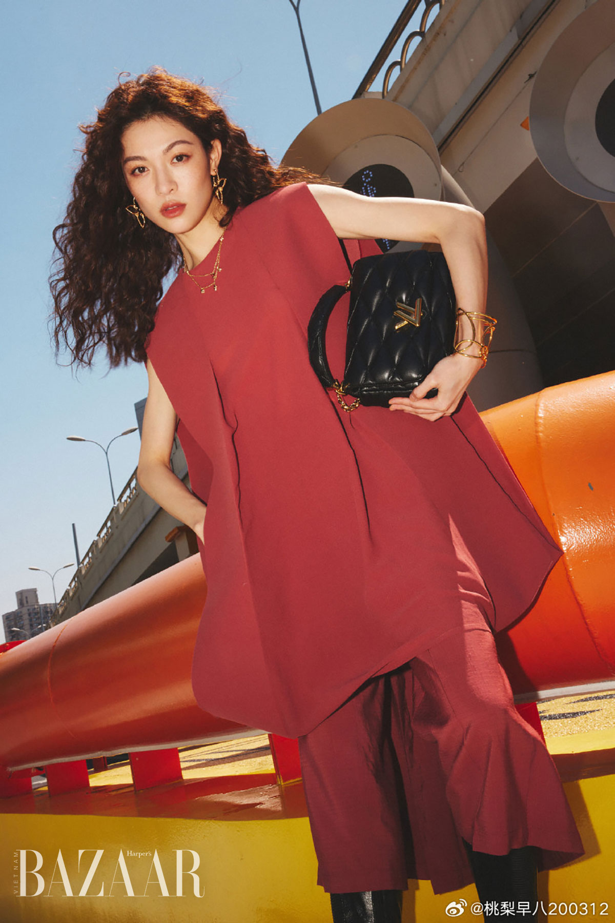 Lưu Diệc Phi, Châu Đông Vũ tham dự show Louis Vuitton ở Thượng Hải