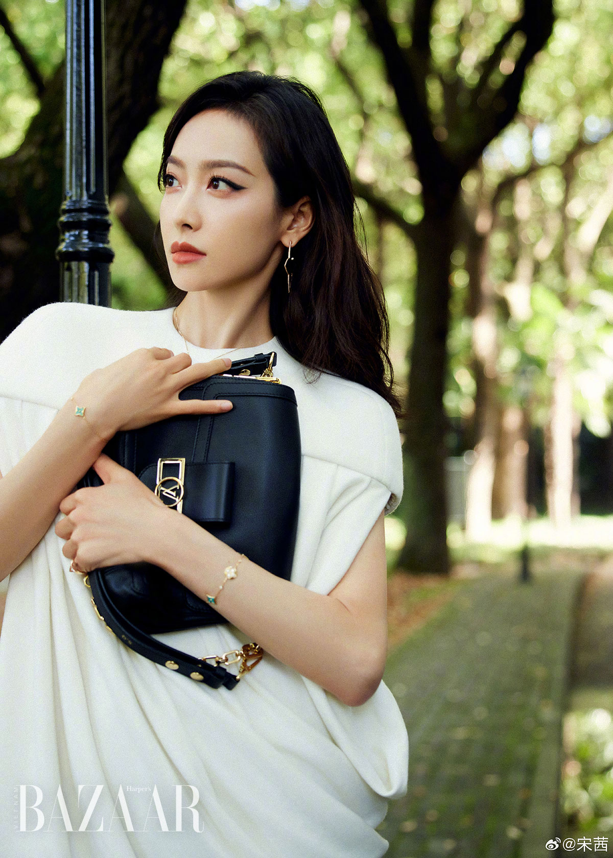 Lưu Diệc Phi, Châu Đông Vũ tham dự show Louis Vuitton ở Thượng Hải