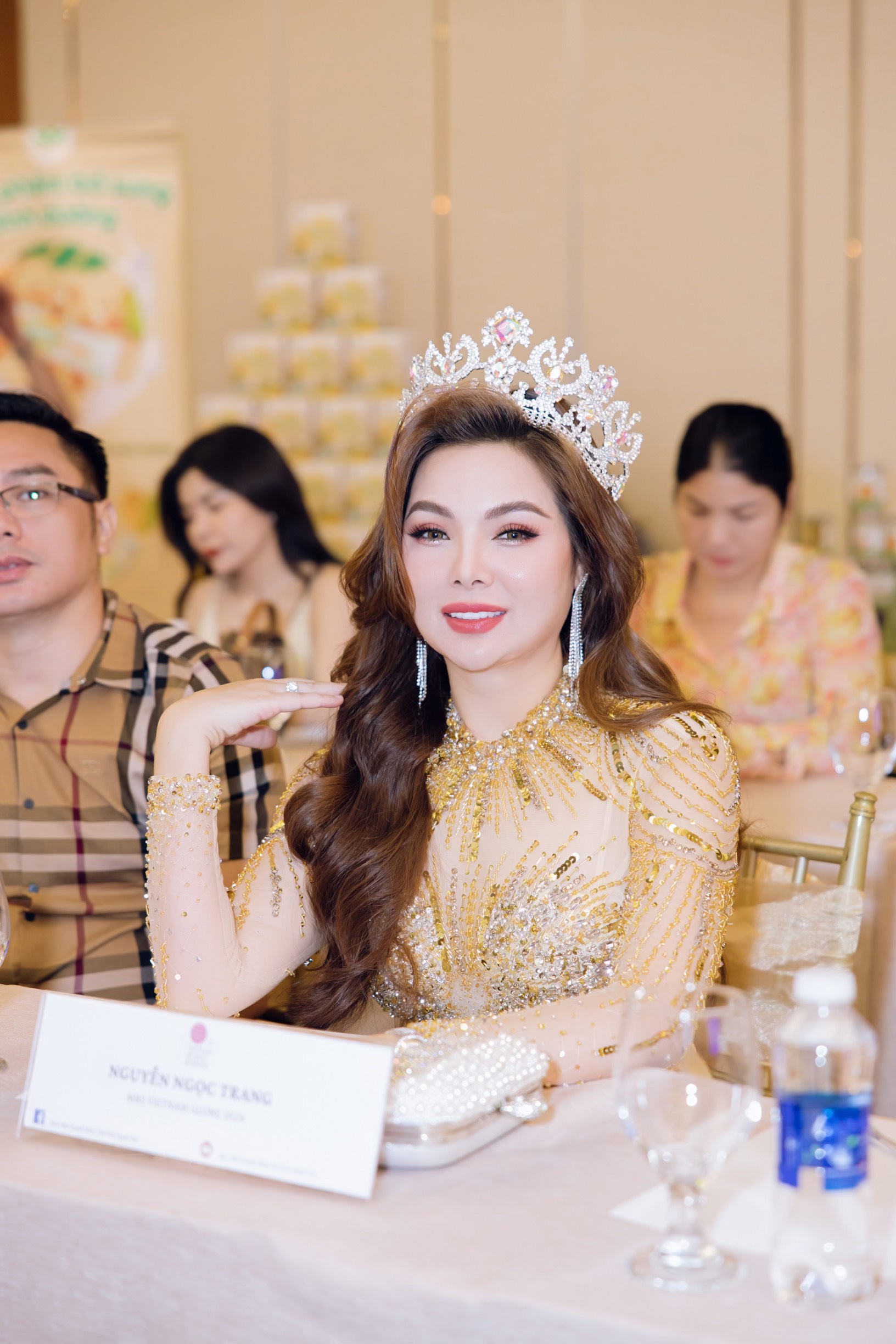 Hoa hậu Ngọc Trang khoe sắc ngày càng rạng rỡ