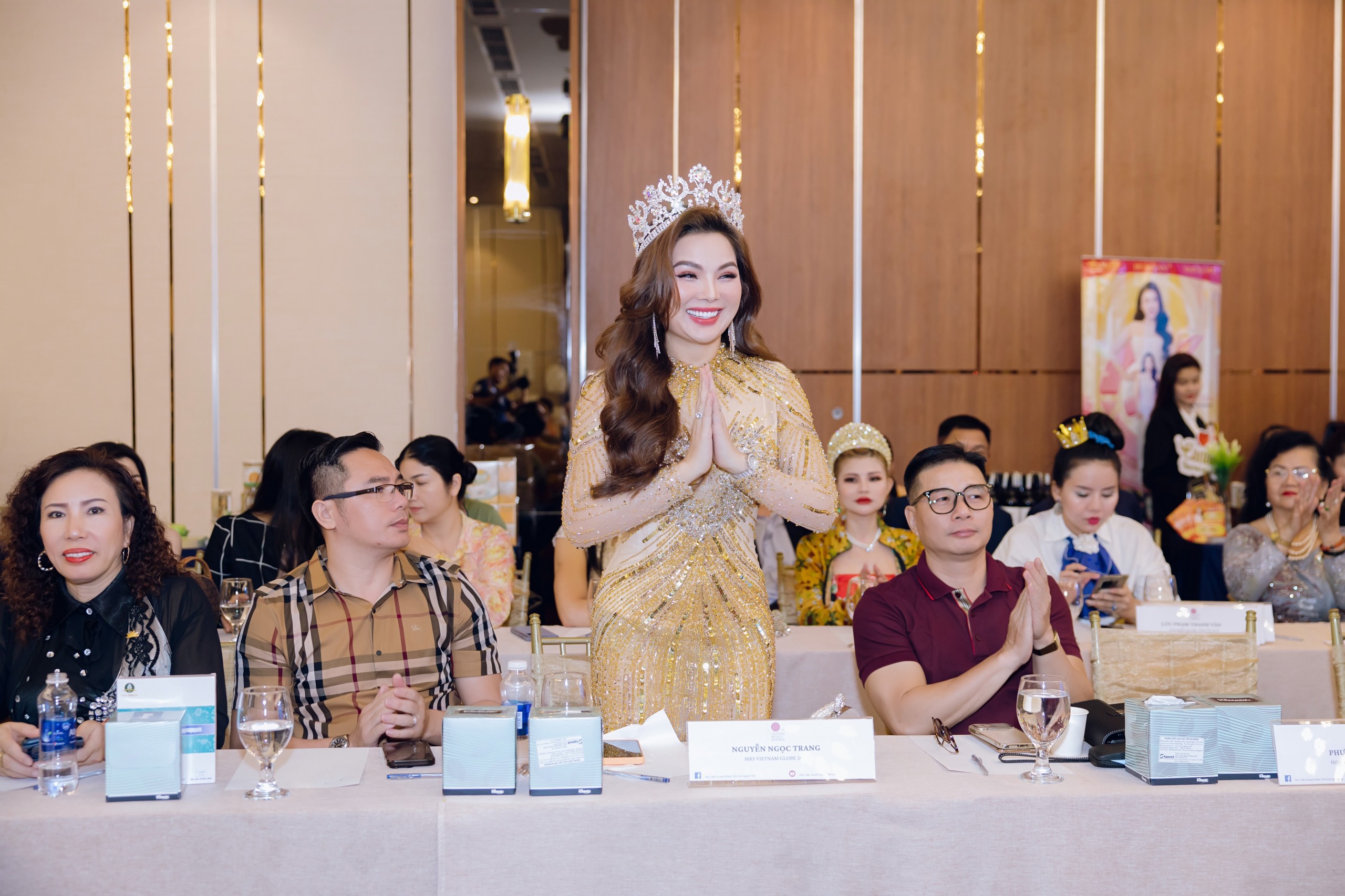 Hoa hậu Ngọc Trang khoe sắc ngày càng rạng rỡ