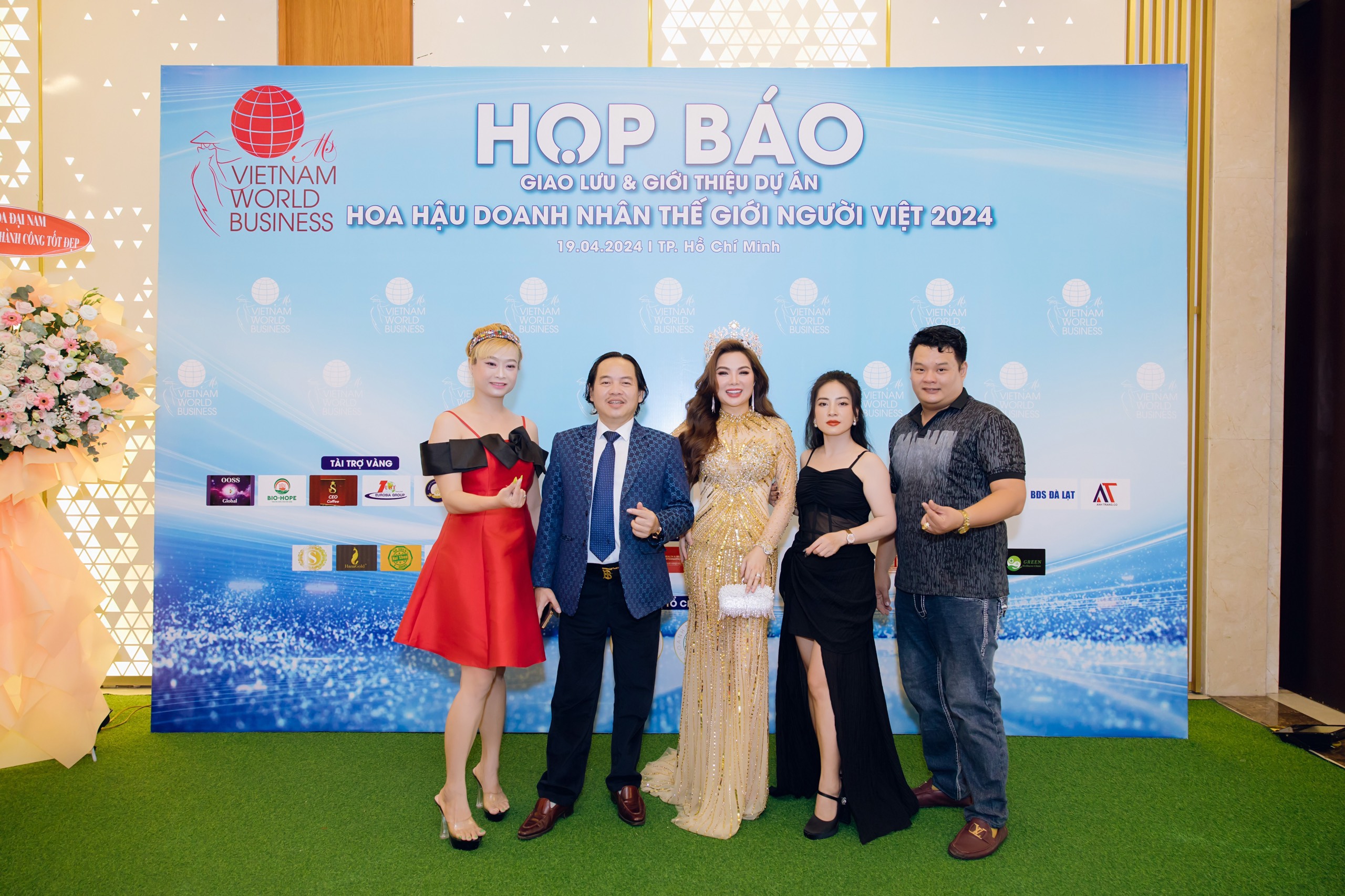 Hoa hậu Ngọc Trang khoe sắc ngày càng rạng rỡ