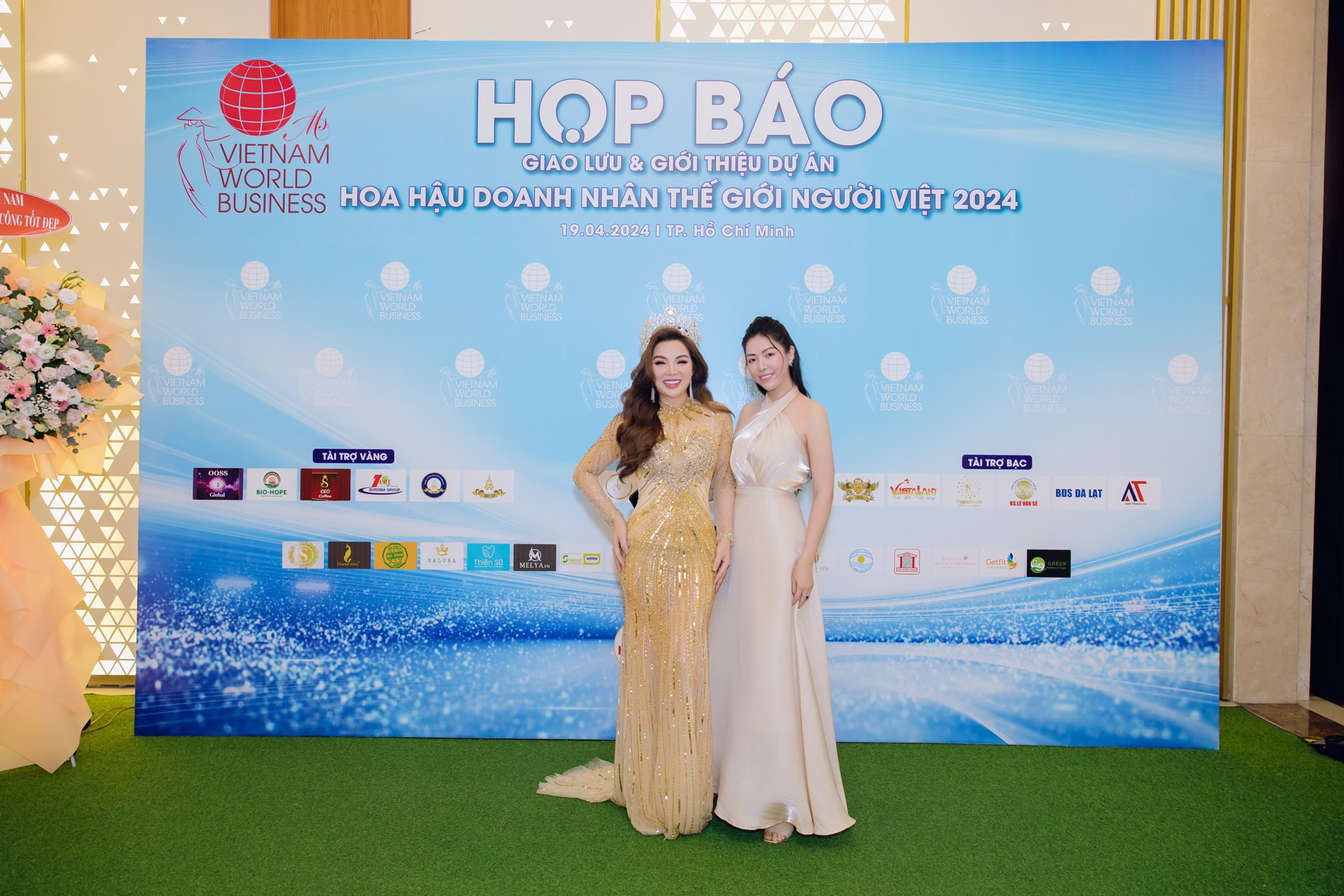 Hoa hậu Ngọc Trang khoe sắc ngày càng rạng rỡ