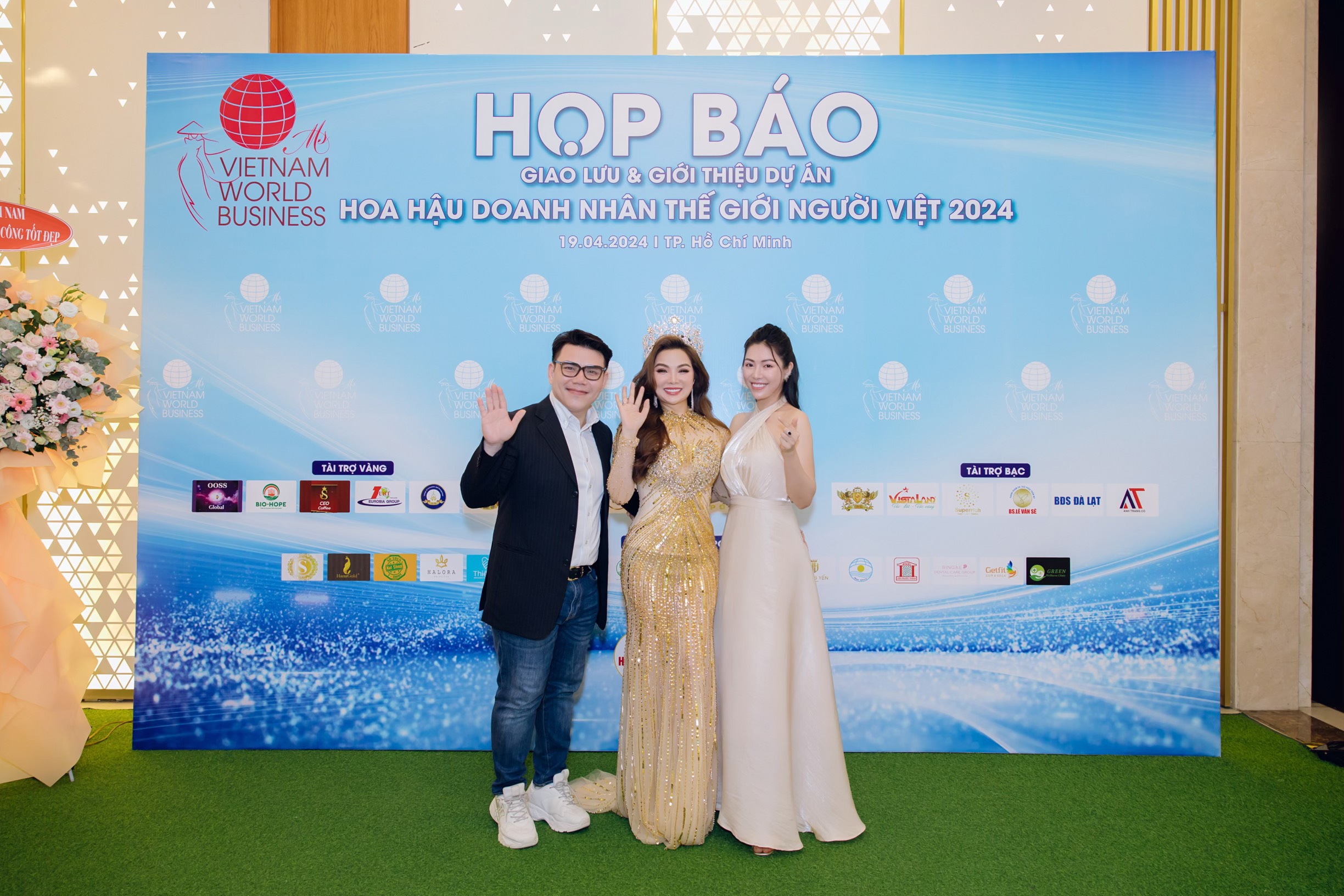 Hoa hậu Ngọc Trang khoe sắc ngày càng rạng rỡ