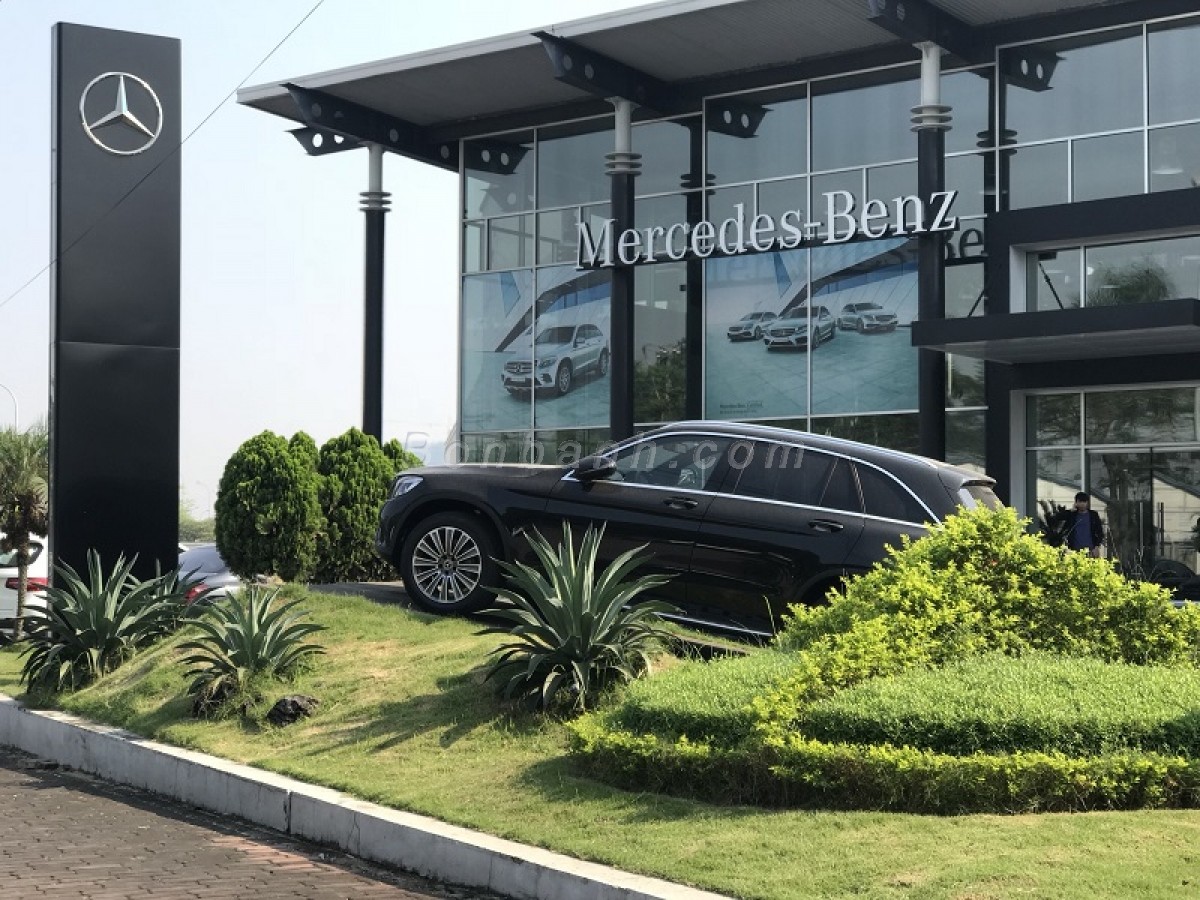 Mercedes-Benz Vietnam Star
