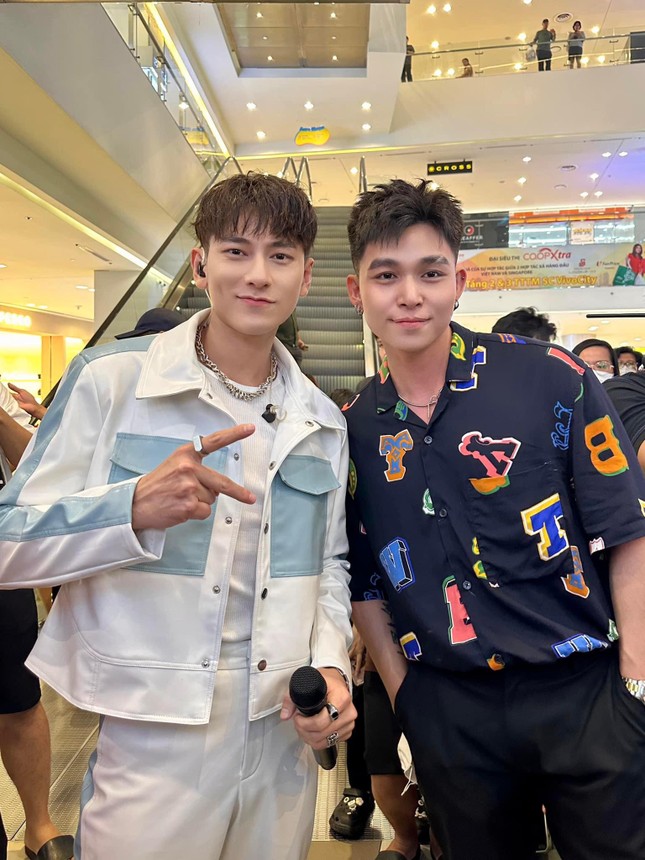 Anh Trai Vượt Ngàn Chông Gai: Jun Phạm "đối đầu" Isaac