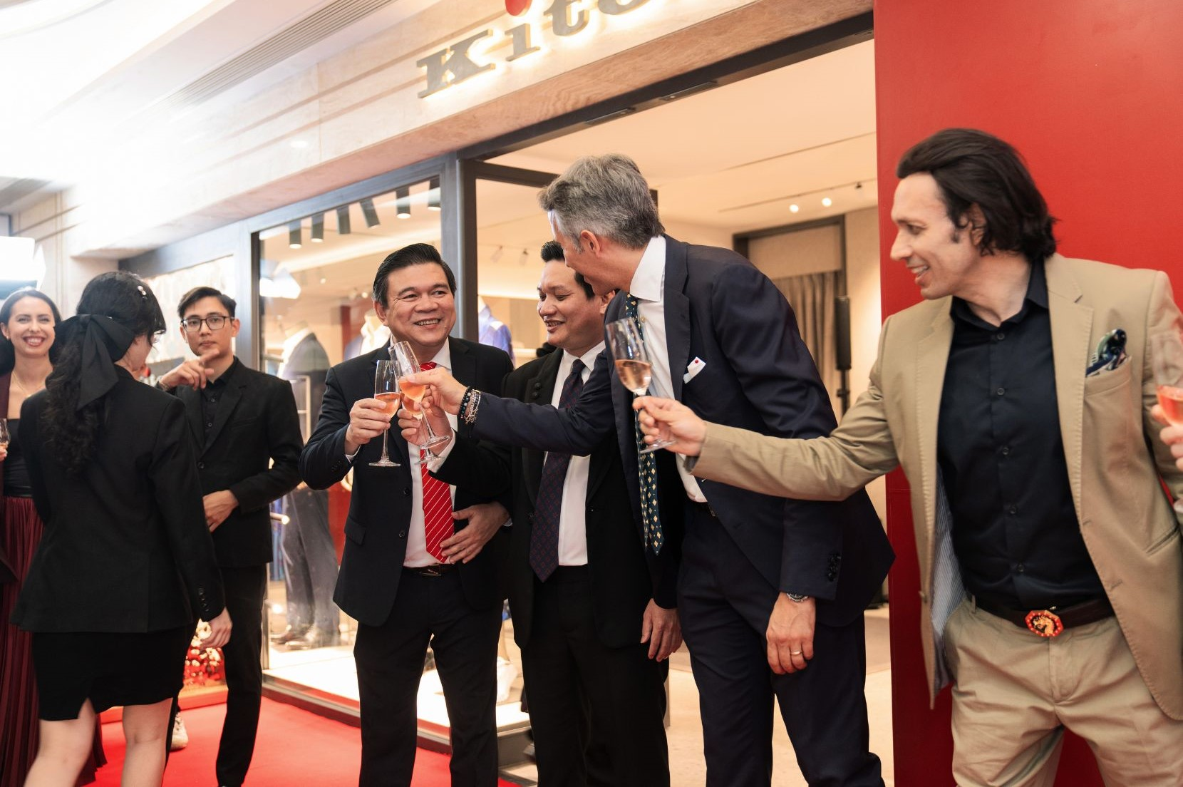Kiton trở lại Việt Nam với cửa hàng tại trung tâm thương mại đắt đỏ nhất ở Tp. Hồ Chí Minh