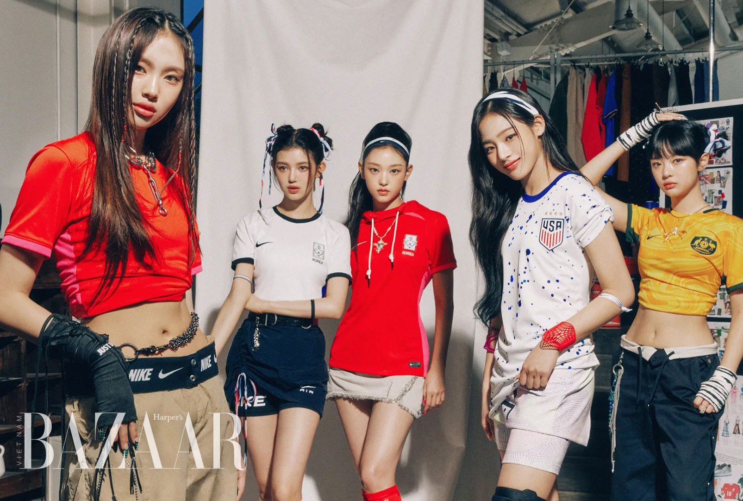 Jennie, NewJeans lăng-xê xu hướng thời trang Blokette