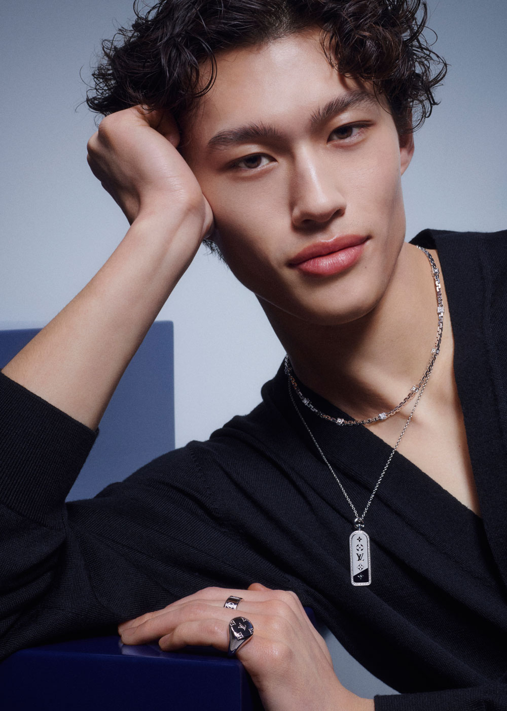 BST trang sức dành cho nam đầu tiên của Louis Vuitton