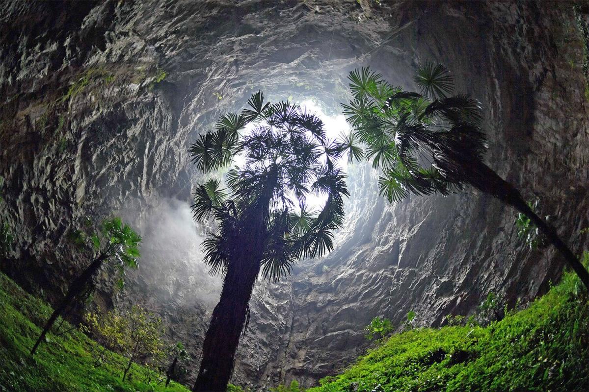 Hố thiên đường: Khám phá Xiaozhai Tiankeng, hố sụt sâu nhất thế giới!