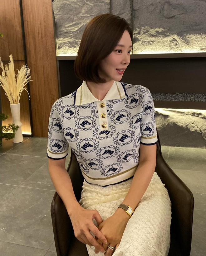 2 nữ phụ mặc đẹp không kém Kim Ji Won trong "Queen of Tears"