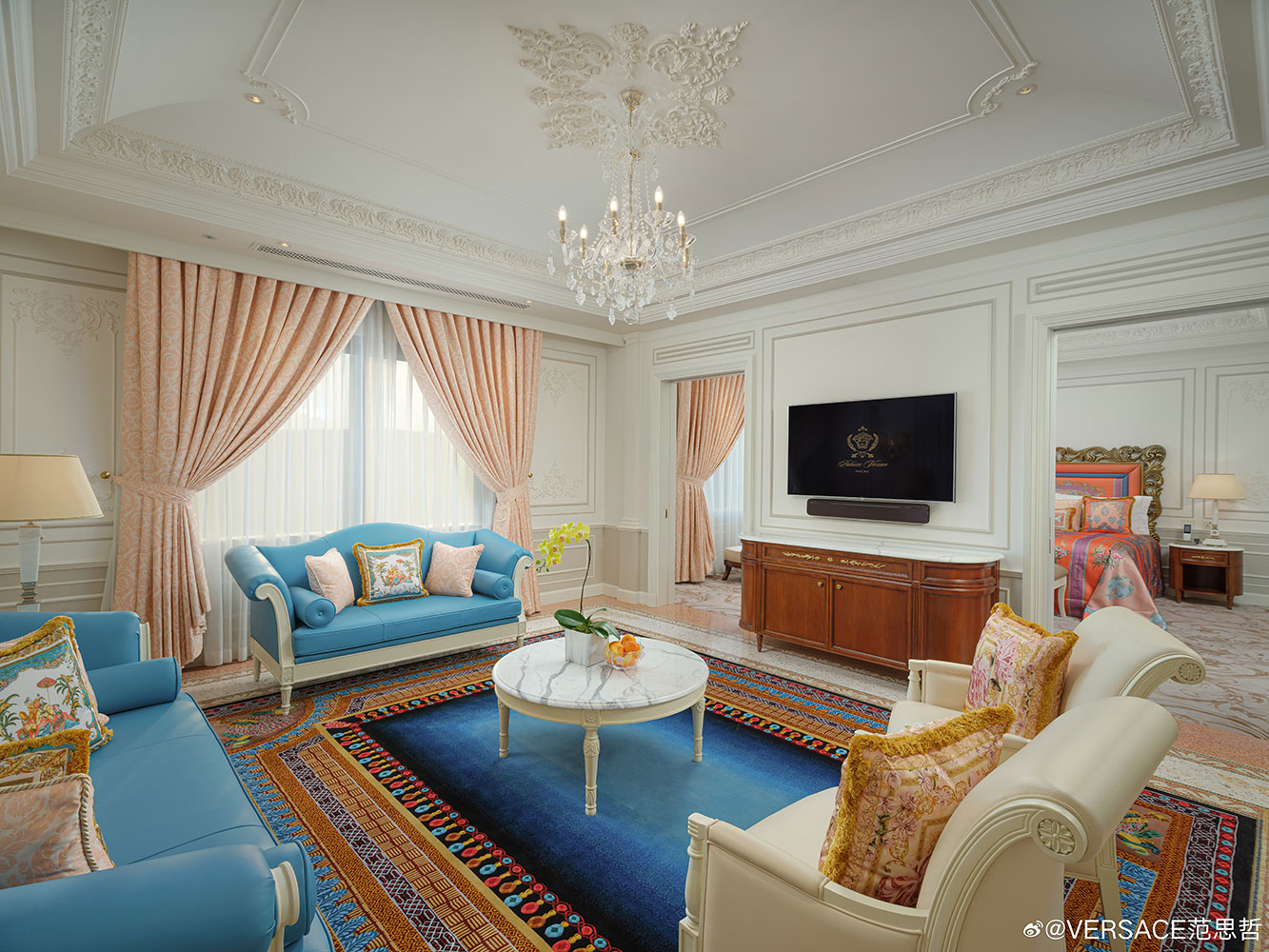 Versace khai trương khách sạn đầu tiên tại châu Á, Triệu Lộ Tư là khách mời đặc biệt