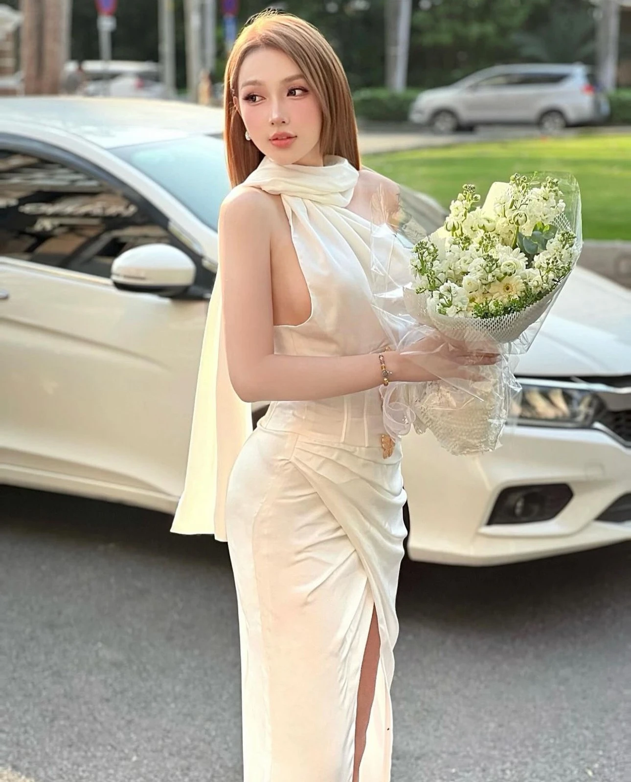 Mỹ nhân Việt 'thiêu đốt' mọi ánh nhìn bằng trang phục cut out.