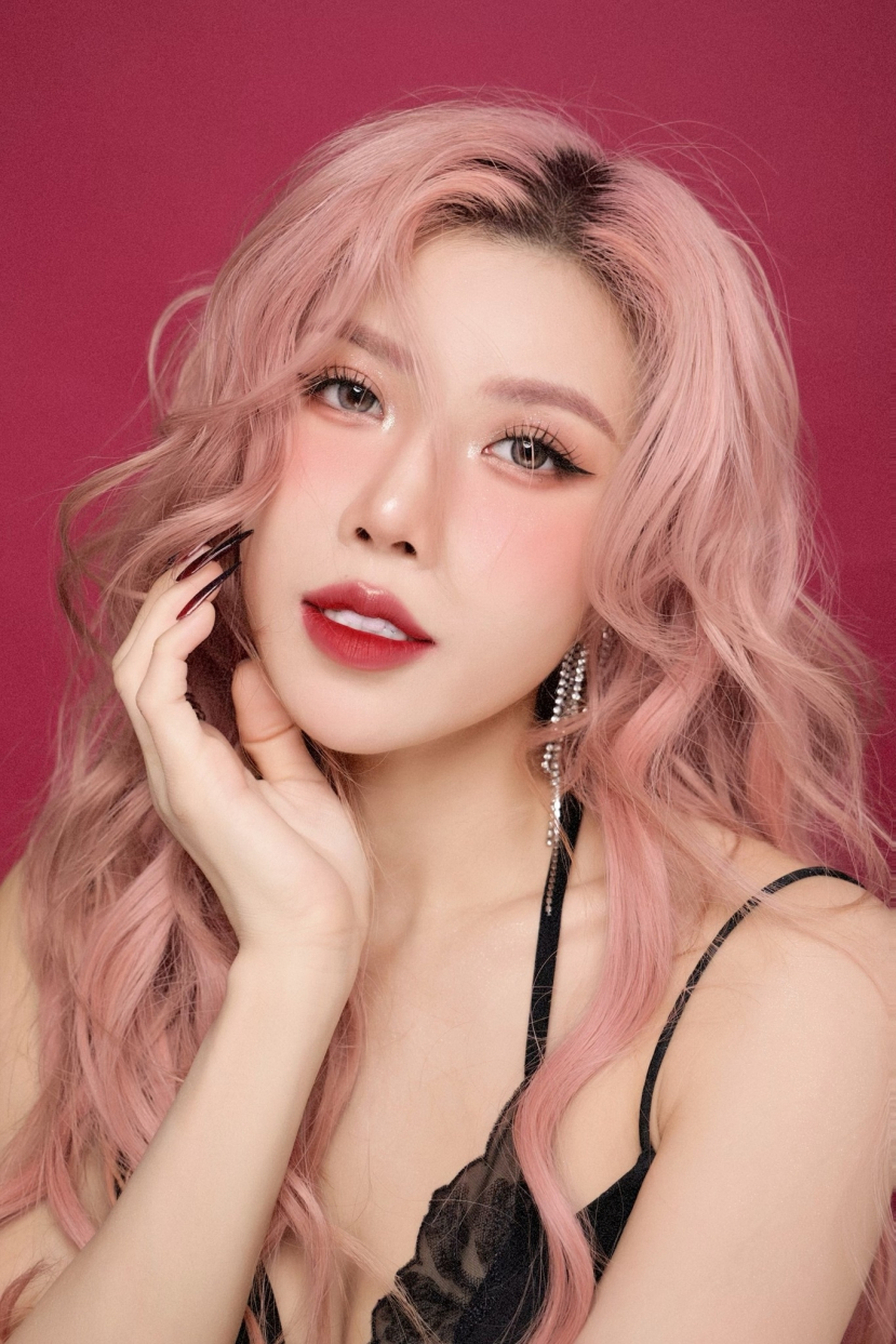 Chia sẻ đầu tiên của Trang Pháp khi debut cùng nhóm nhạc LUNAS
