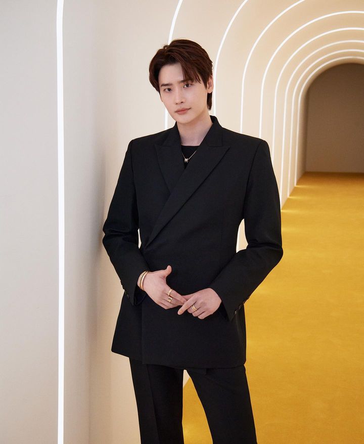 iU và Lee Jong Suk